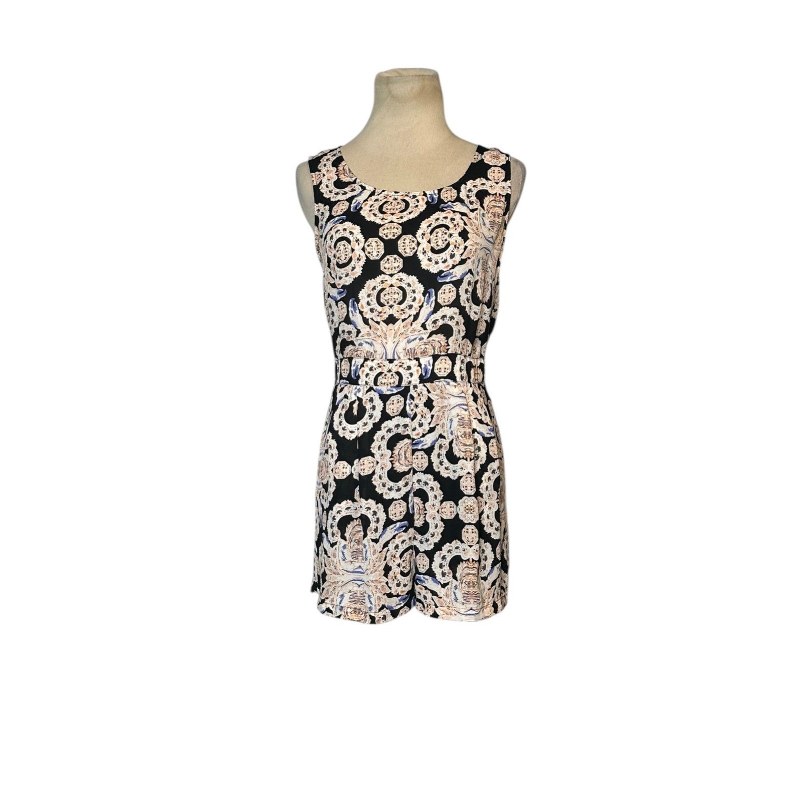 Forever 21 Forever 21 black cream print summer romper size XS Size 26" / US 2 / IT 38 - 11 Thumbnail