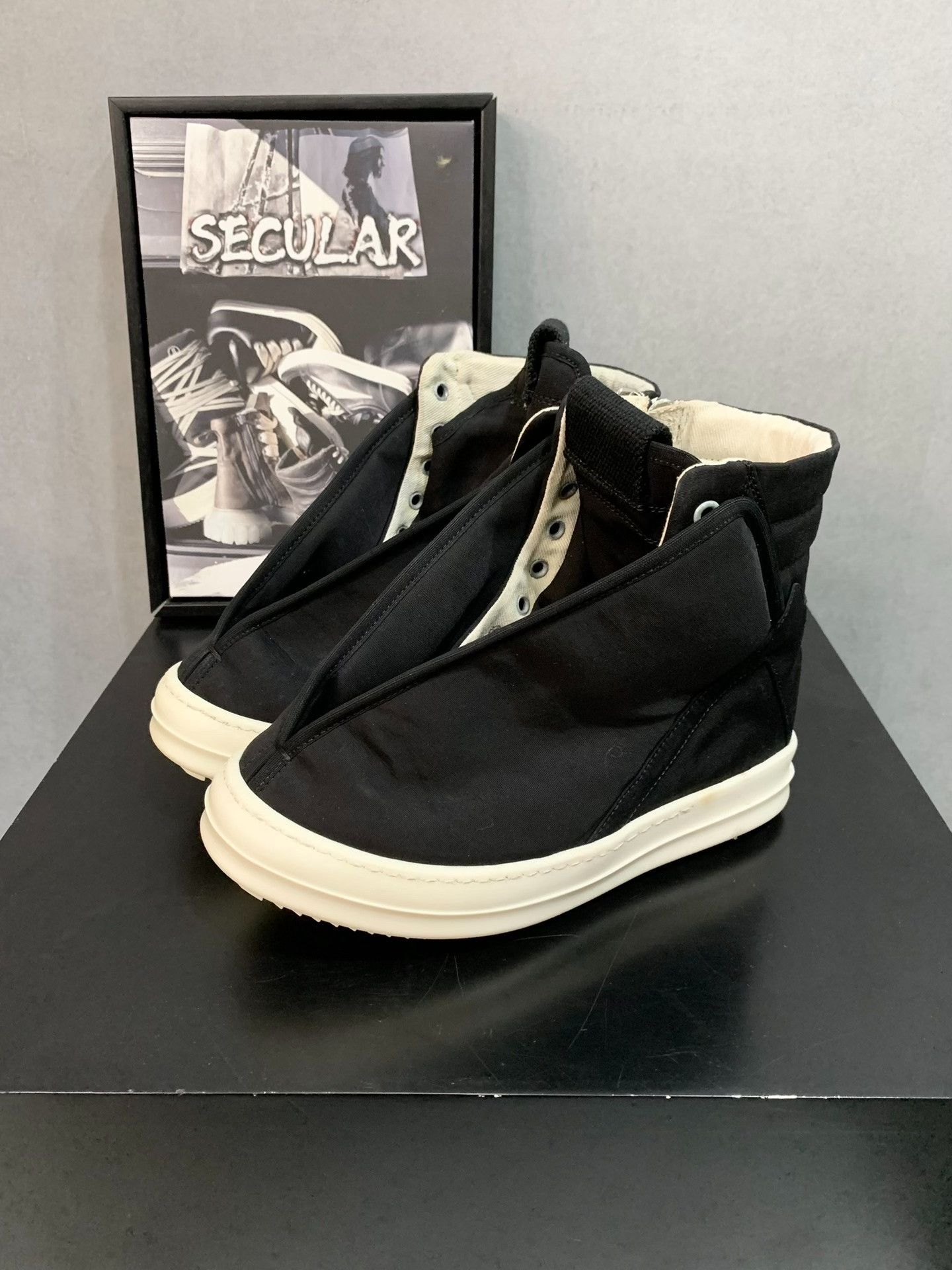 Rick Owens Drkshdw Rick Owens DRKSHDW Women's Satin Zip Boots Size US 5 / IT 35 - 1 Thumbnail
