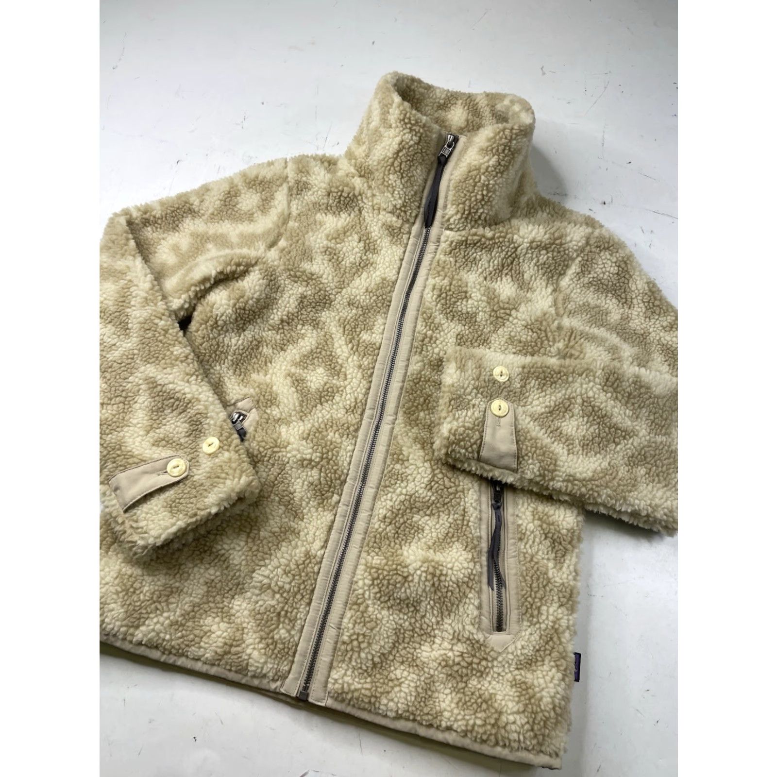 Patagonia Patagonia Jacket Womens Small Divided Sky Full Zip Fleece Sherpa Teddy Beige Moderate Weather Outdoor Style Womens, Regular, Zip, 25930 Size S / US 4 / IT 40 - 2 Thumbnail