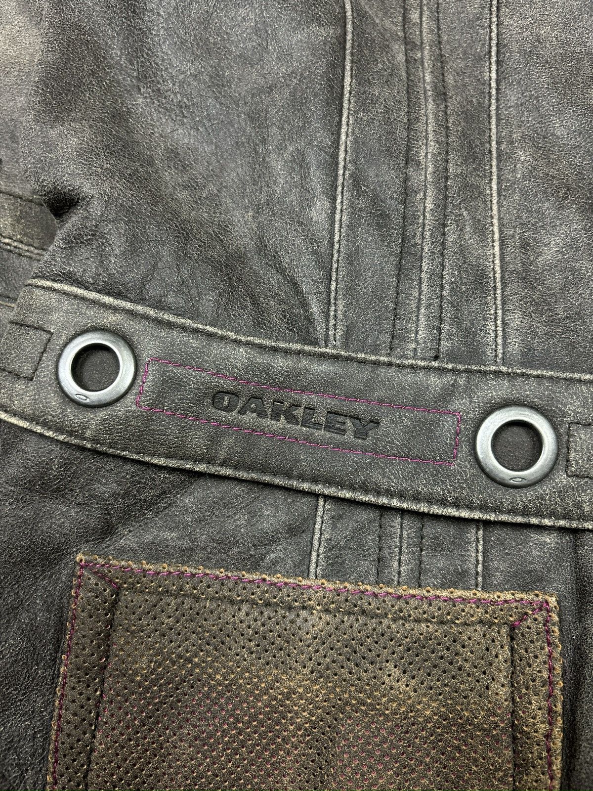 Oakley 2000s Oakley Detachable Distressed Industrial Leather Jacket Size M / US 6-8 / IT 42-44 - 9 Thumbnail
