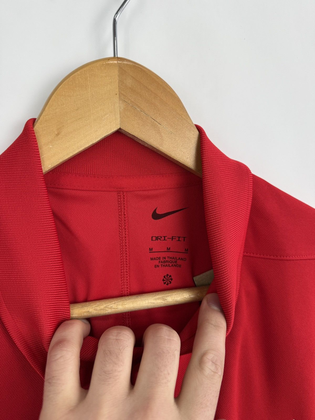 Nike ❗️NEW 🏴󠁧󠁢󠁥󠁮󠁧󠁿 2023 Nike Liverpool LFC Standard Chartered Polo T-Shi Size US M / EU 48-50 / 2 - 9 Thumbnail