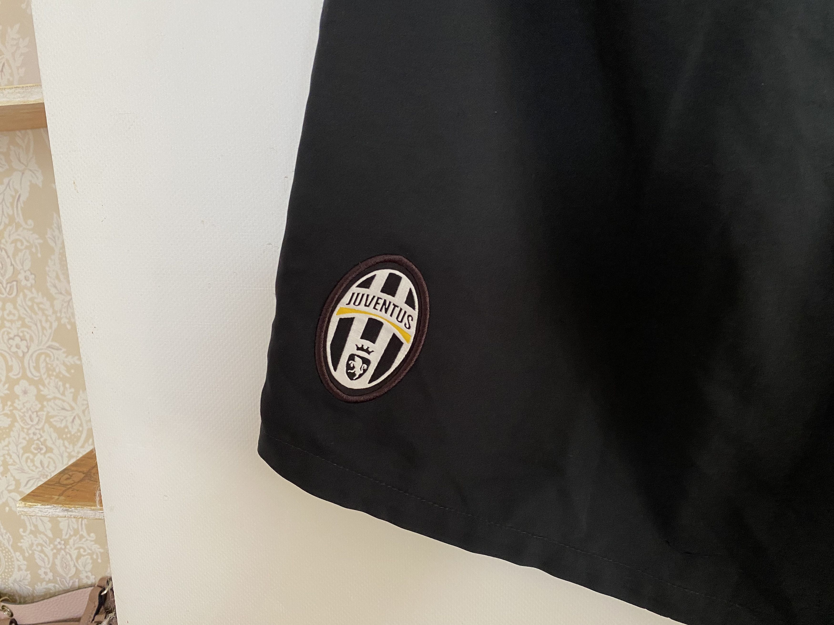 Nike JUVENTUS 2012 2013 THIRD FOOTBALL SOCCER SHORTS NIKE Size US 36 / EU 52 - 4 Thumbnail