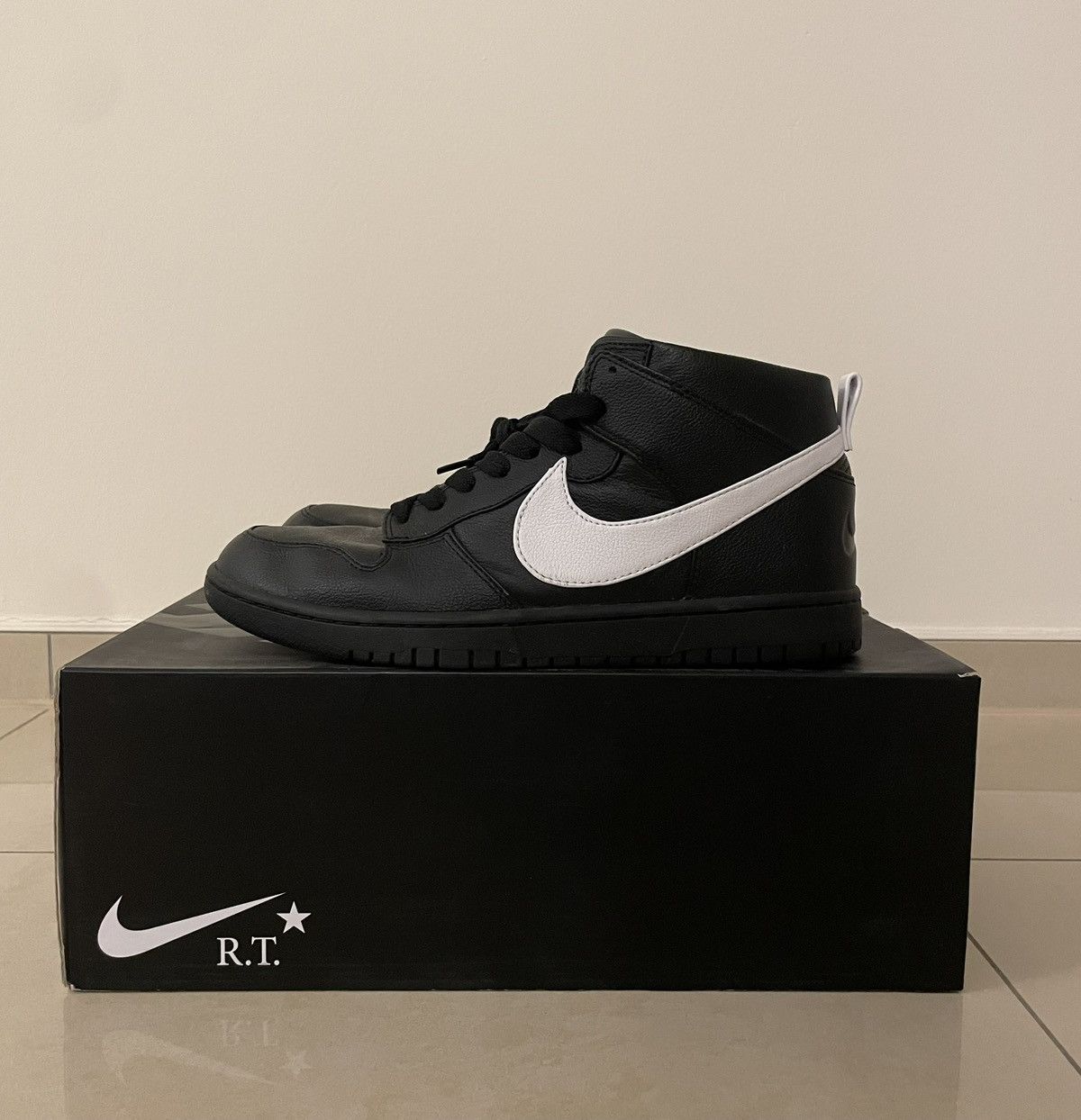 Nike Nike x Riccardo Tisci Dunk Lux Chukka Black US 11 EU 45 Size US 11 / EU 44 - 4 Thumbnail