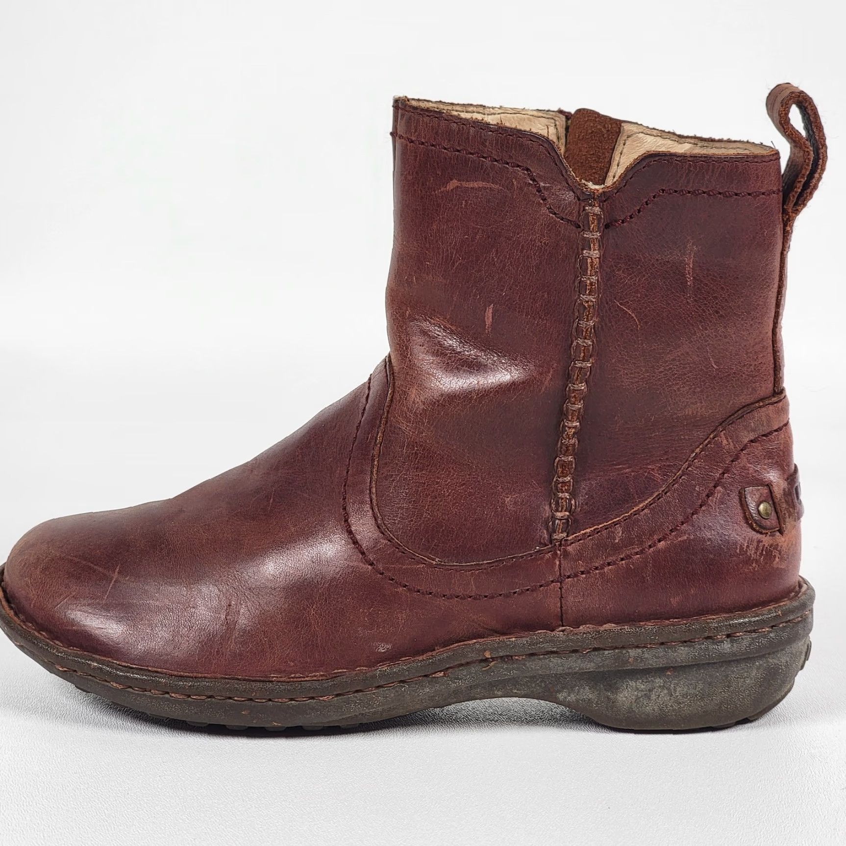 Ugg UGG Boots Womens Size 5 Brown Leather Side Zip Lined Sheepskin Ankle Bootie Size US 5 / IT 35 - 7 Thumbnail