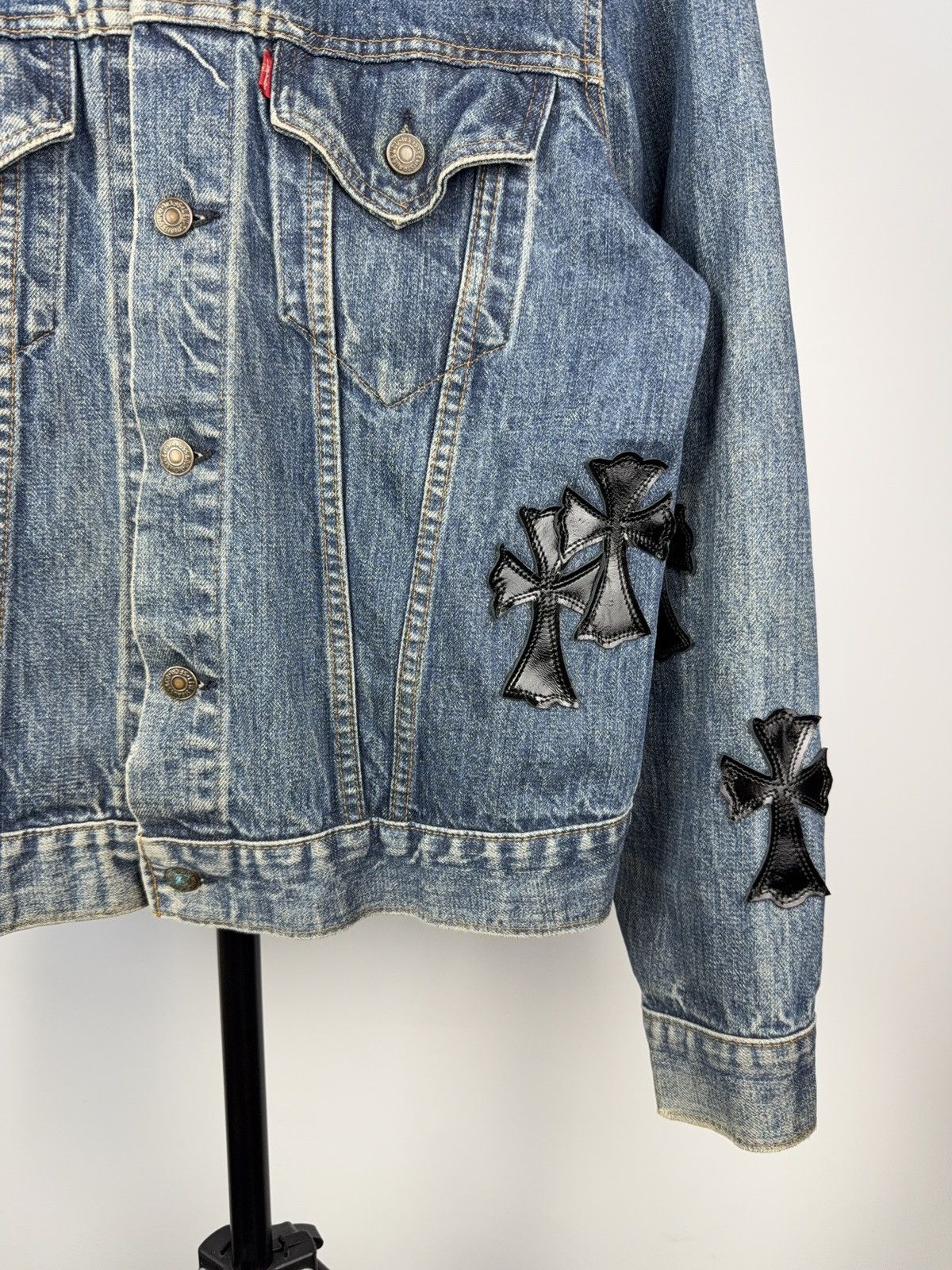 Levi's Vintage Clothing Vintage 90s Levi’s Chrome Hearts❗️Style Cross Denim Jacket Size US XS / EU 42 / 0 - 4 Thumbnail