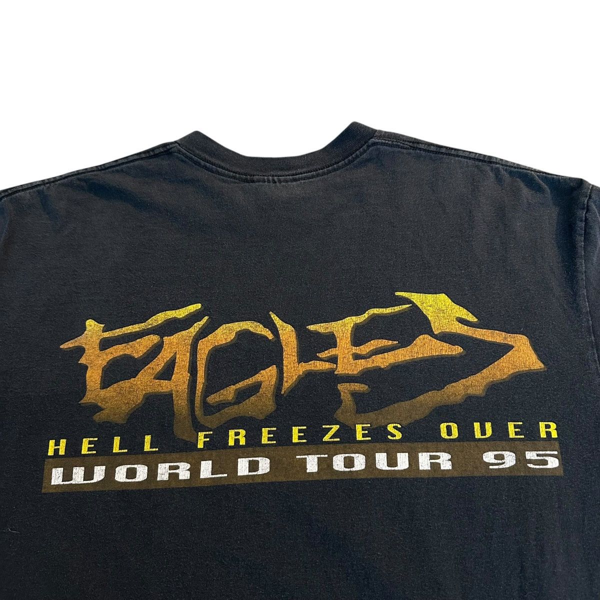 Band Tees Vintage 1994 The Eagles Hell Freezes Over tour shirt size XL Size US XL / EU 56 / 4 - 4 Thumbnail