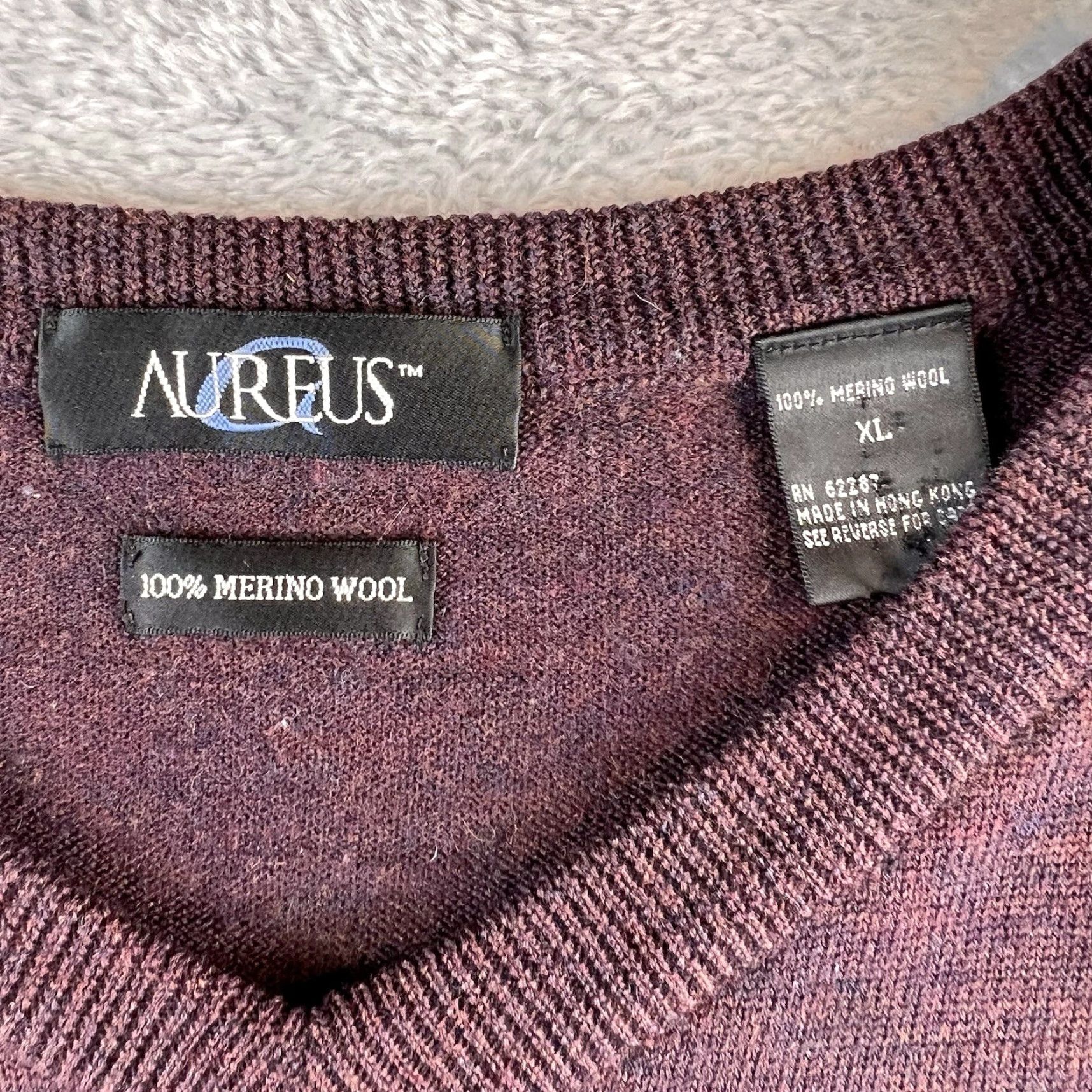 Vintage Aureus Vest XL Maroon 100% Merino Wool Knitted Solid V-Neck Sleeveless Wool Vest Men Reg Size US XL / EU 56 / 4 - 5 Thumbnail