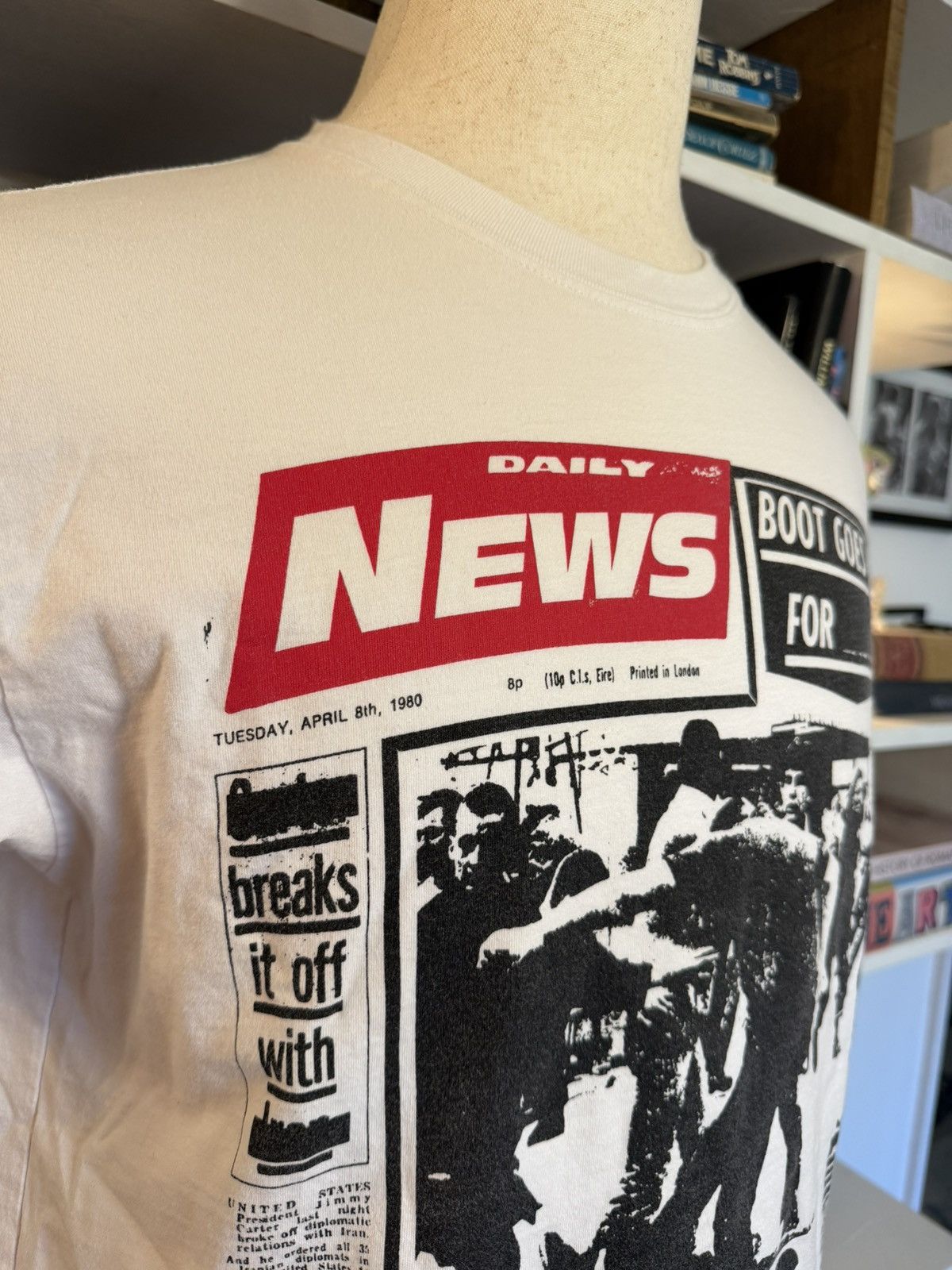 Other London Underground Newspaper Tee Size US M / EU 48-50 / 2 - 3 Thumbnail