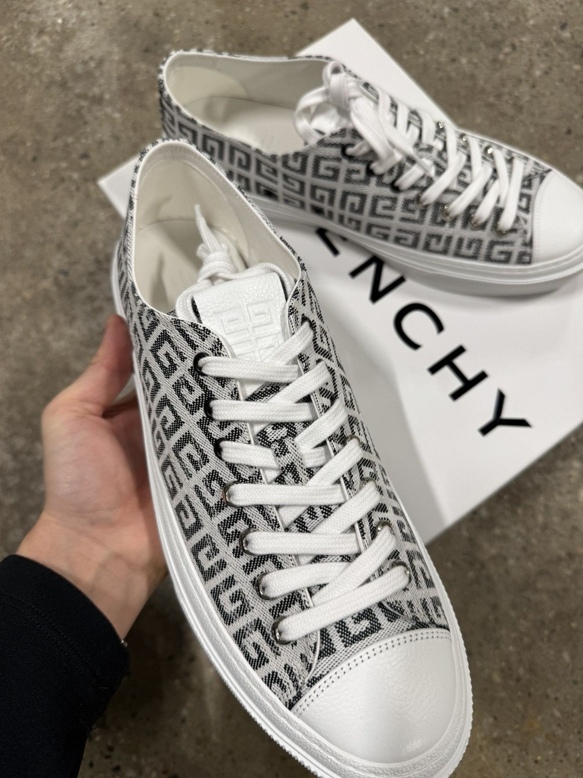 Givenchy Givenchy City Low Top Sneaker NEW 750$ Size US 12 / EU 45 - 3 Thumbnail