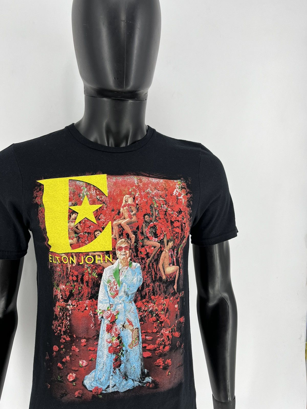 Band Tees Vintage Elton John Rocket Man Promo T-shirt Size S Size US S / EU 44-46 / 1 - 7 Thumbnail