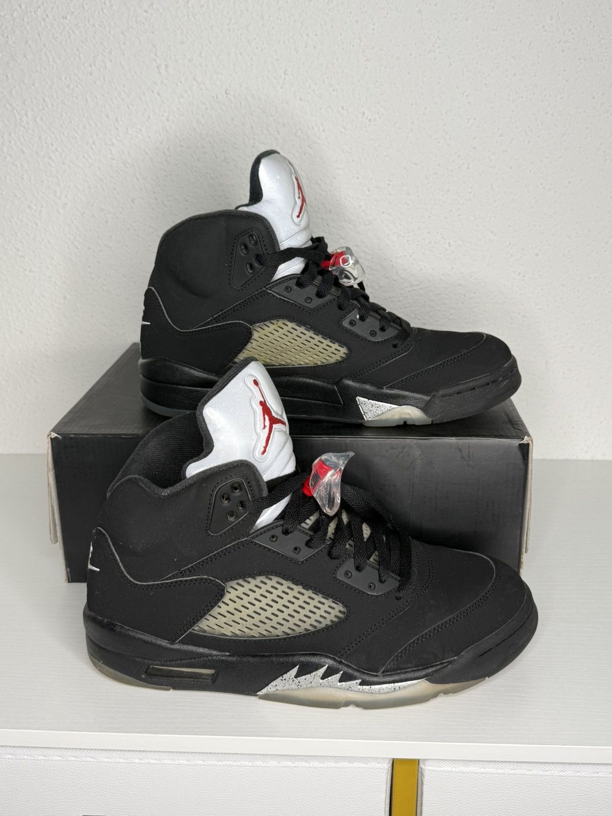 Nike Jordan 5 Retro Black Metallic 2016 Size US 9 / EU 42 - 4 Thumbnail