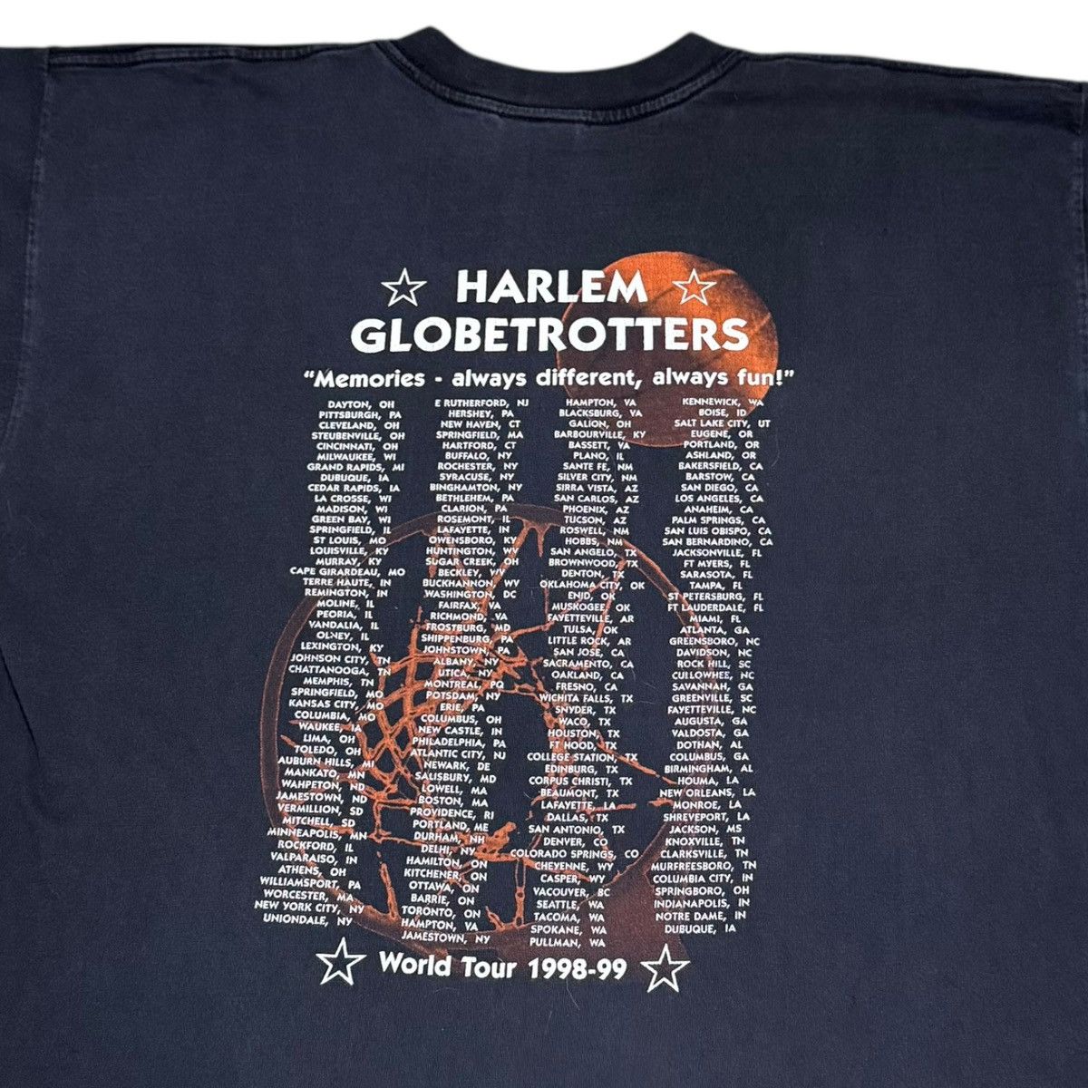 Vintage Vintage 1999 Harlem Globetrotters World Tour Shirt Adult XL Size US XL / EU 56 / 4 - 4 Thumbnail