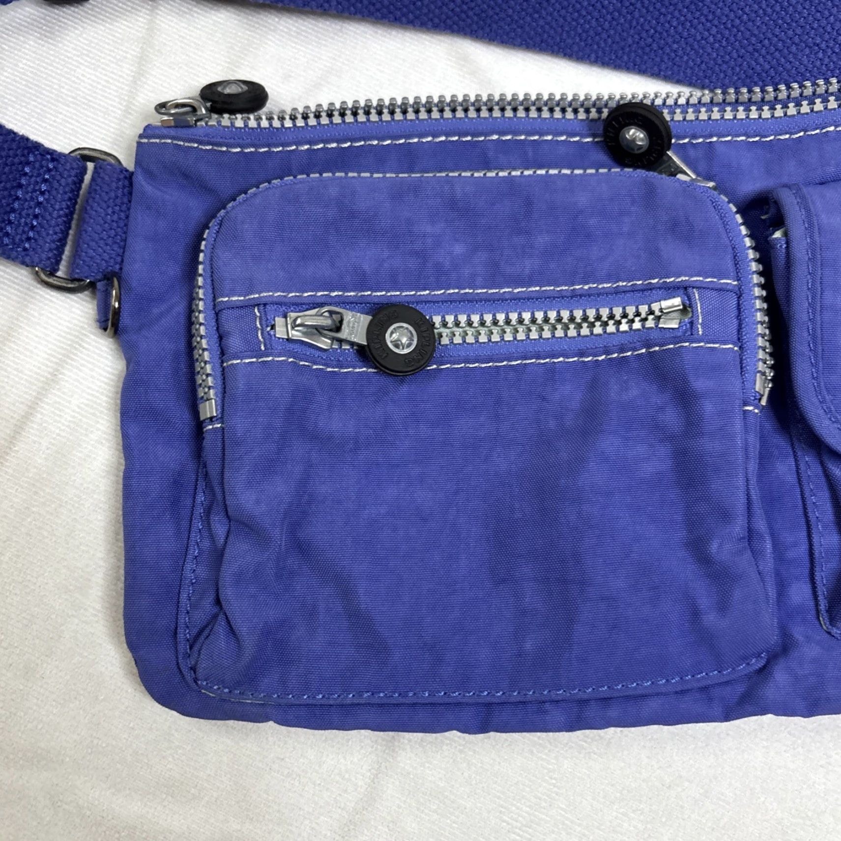 Vintage Kipling Blue Nylon Fanny Pack/Belt Bag Multi Pocket Travel Everyday Purse Crossbody Women's Medium Blue Nylon Bag Black/Gray Lining Pockets Size ONE SIZE - 3 Thumbnail