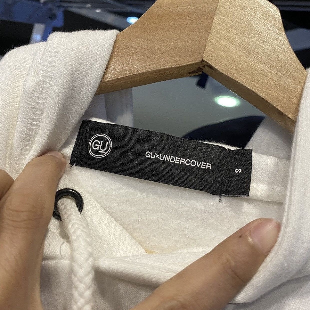 GU × Undercover GU UNDERCOVER White Alien Hoodie Size US S / EU 44-46 / 1 - 13 Thumbnail