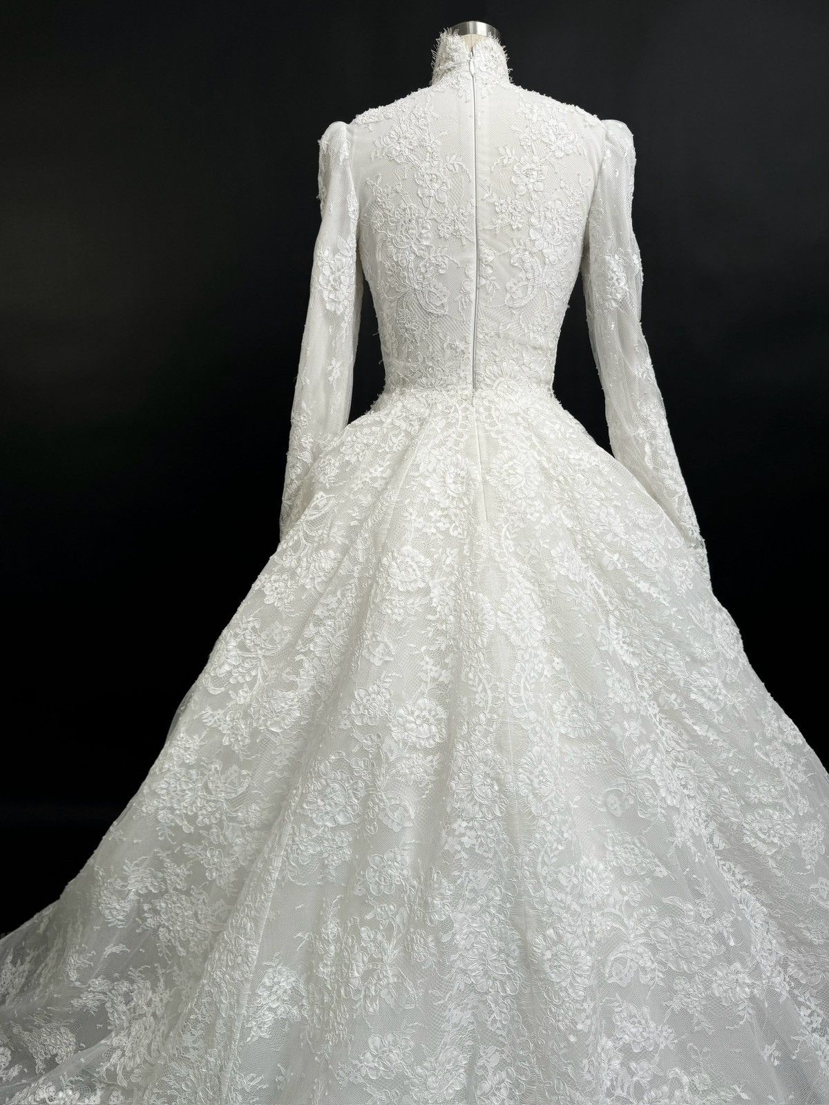 Other Preloved US 2 Anna Augusta French Corded Lace Bridal Gown Size XS / US 0-2 / IT 36-38 - 7 Thumbnail