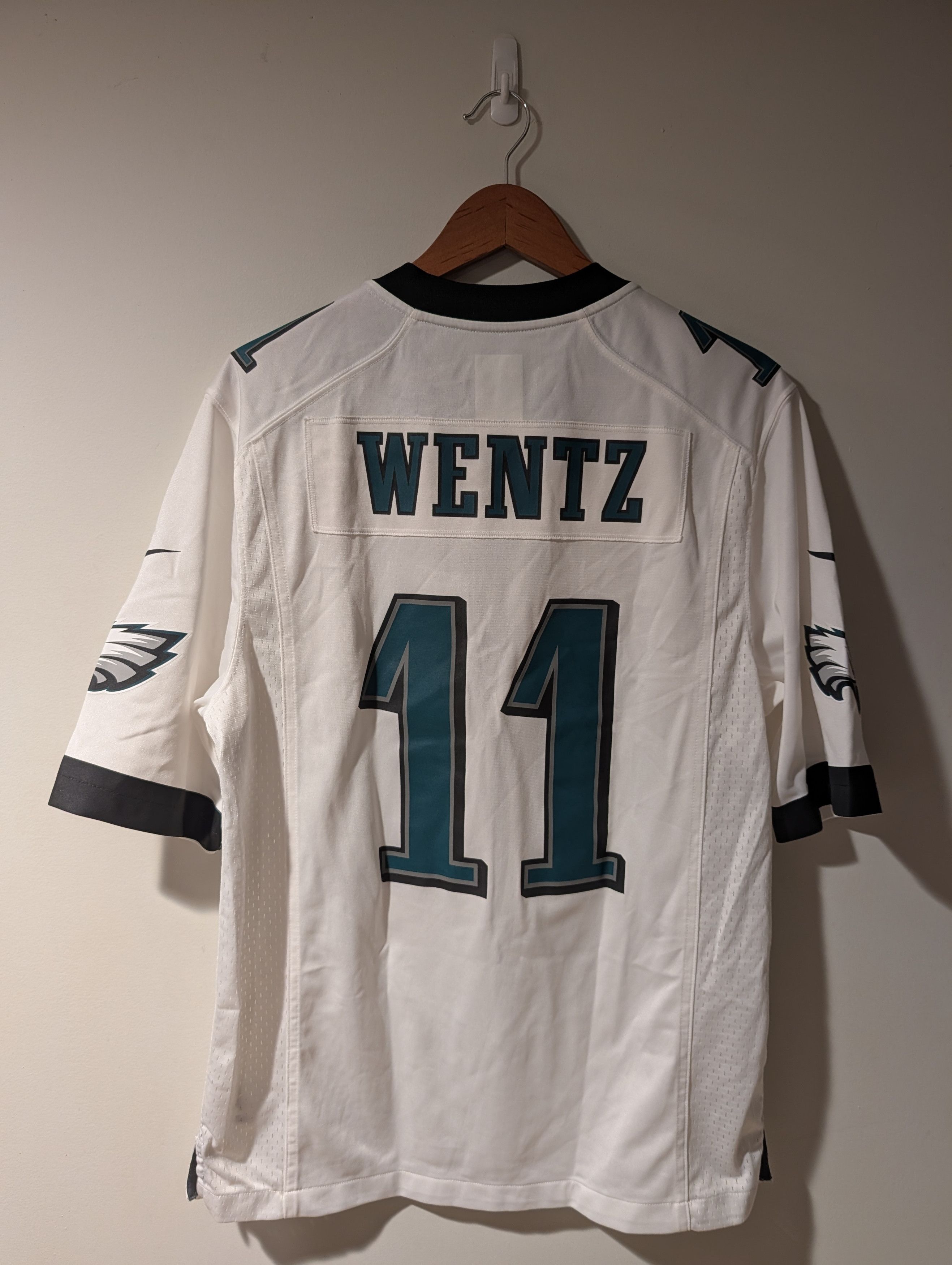 NFL Nike Philadelphia Eagles Carson Wentz #11 Jersey MED Size US M / EU 48-50 / 2 - 9 Thumbnail