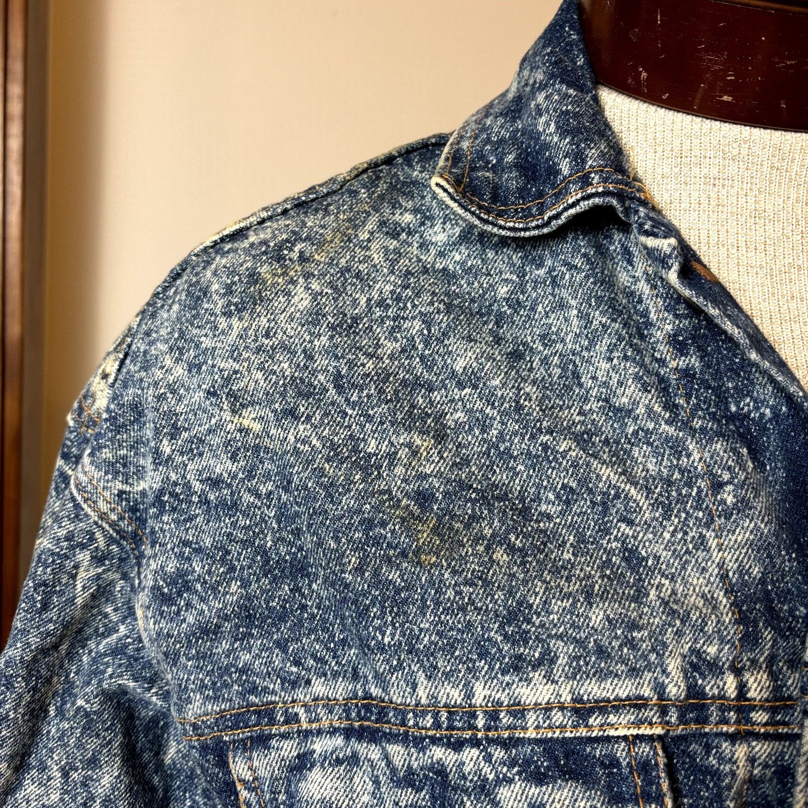 Other Men's Indian Tribal Back Design Size S VTG Acid Wash Denim J Size US S / EU 44-46 / 1 - 6 Thumbnail