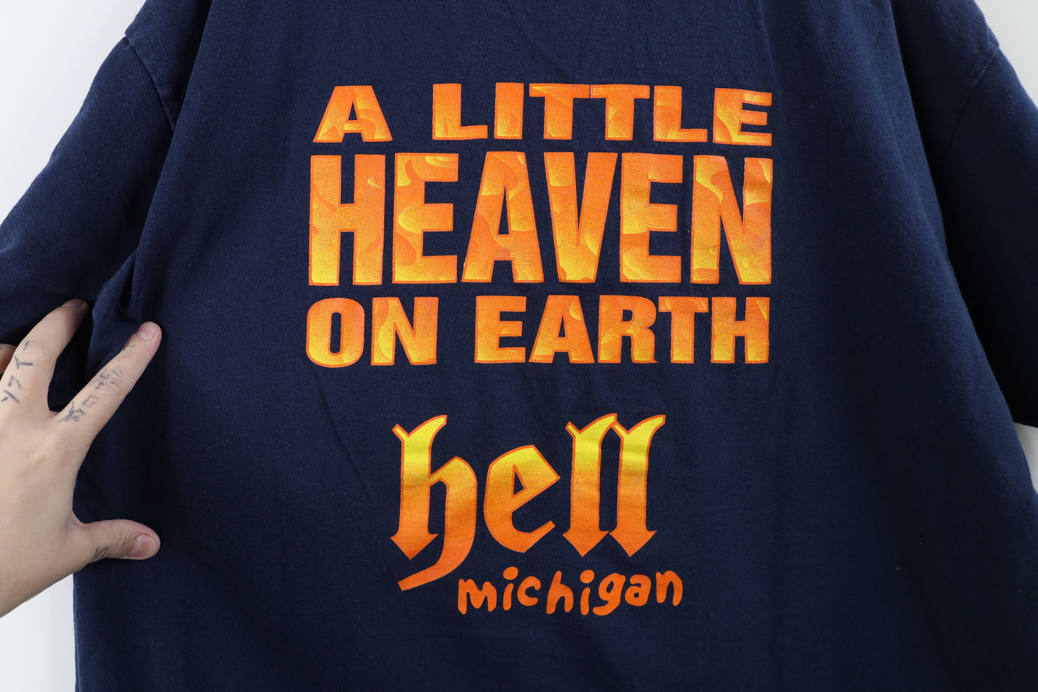 Vintage Vintage Y2K Streetwear Spell Out Hell Michigan T-Shirt Blue Size US L / EU 52-54 / 3 - 10 Thumbnail