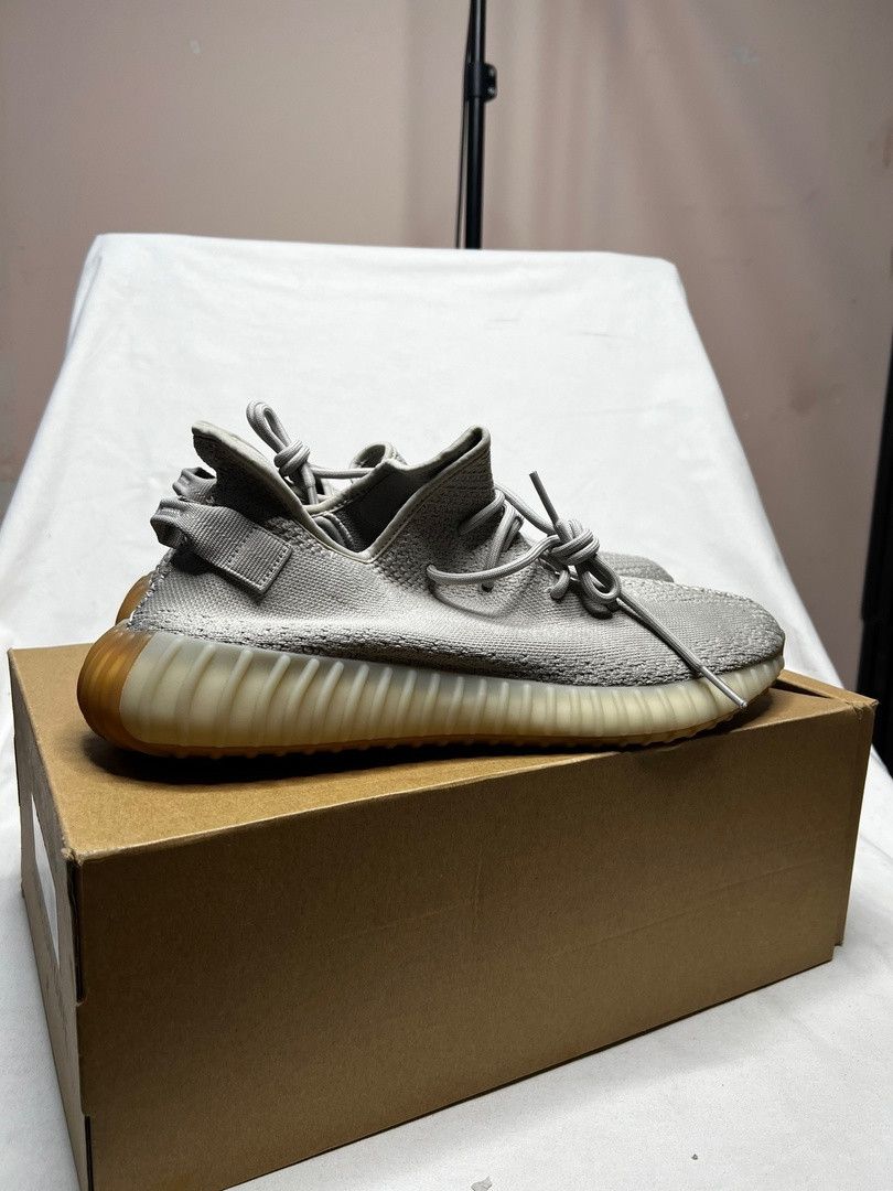 Adidas × Kanye West Size 16US adidas Yeezy Boost 350 V2 Sesame Size US 15 / EU 48 - 2 Thumbnail