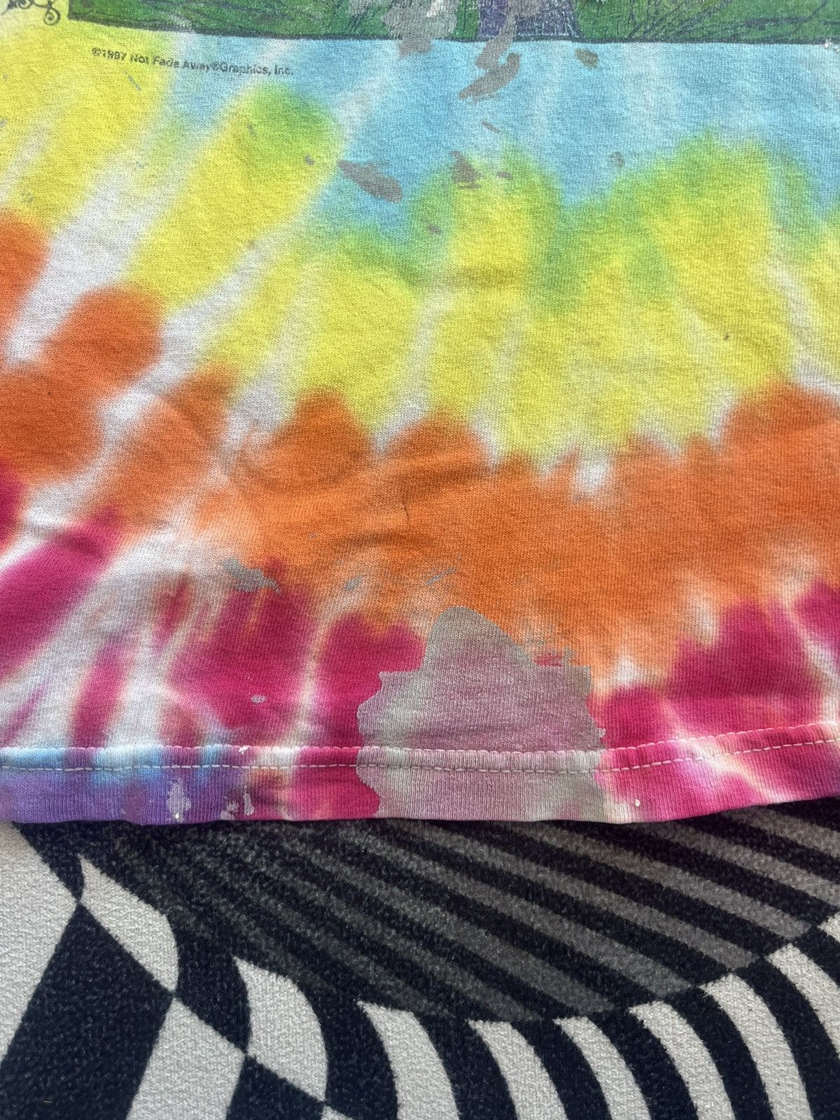 Arts & Science Vintage Alice In Wonderland 1997’s tie dye Very worn Tshirt Size US XL / EU 56 / 4 - 11 Thumbnail