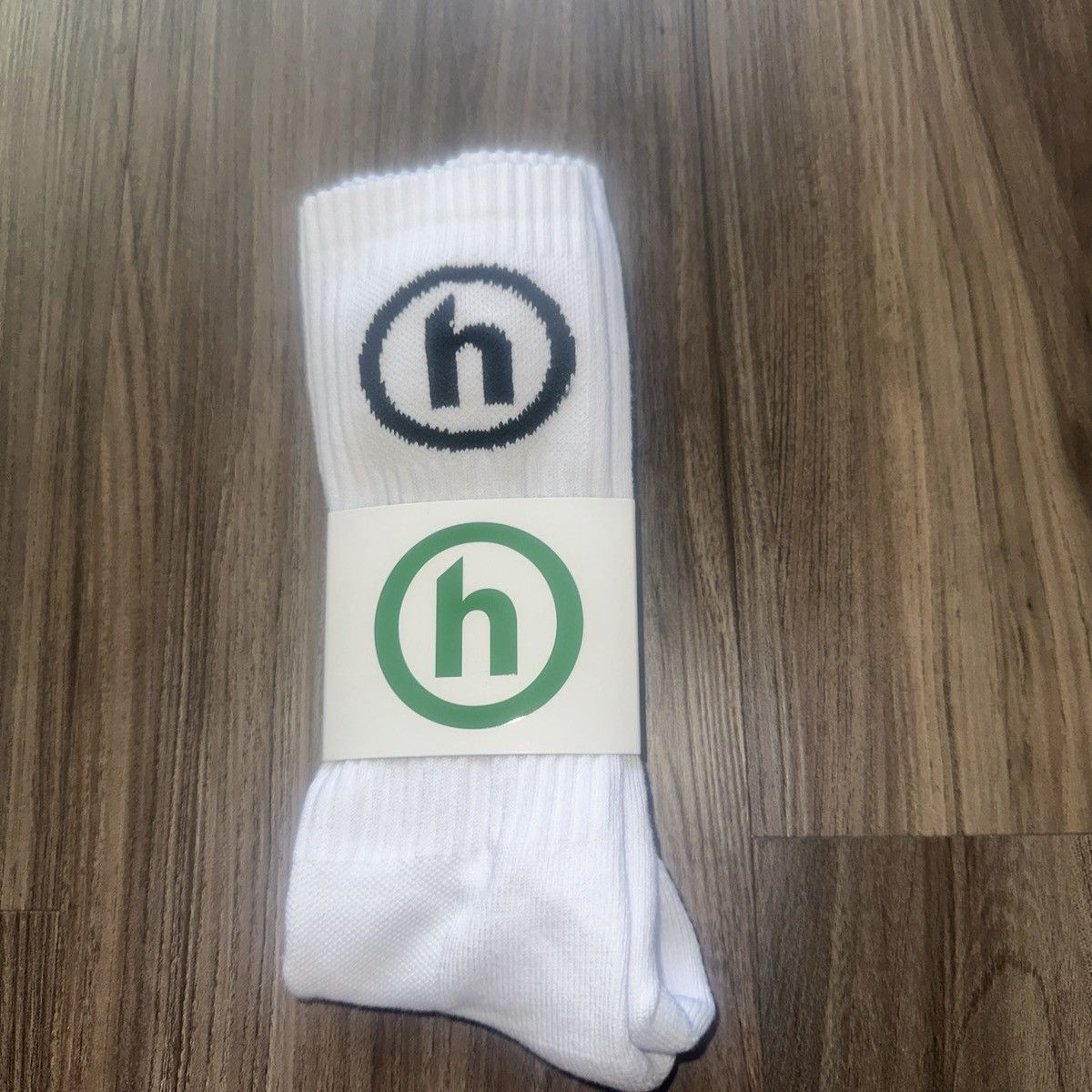 HIDDEN Hidden NY Crew Socks White/Black -Stylish Comfort, Unisex Size ONE SIZE - 3 Thumbnail