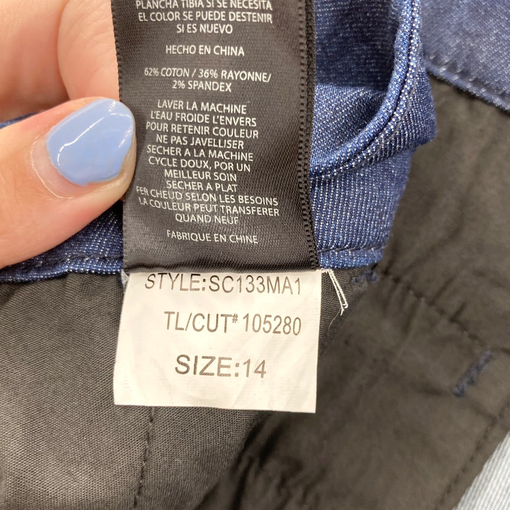Vintage KUT from the Kloth Pants Womens 14 Taylor Crop Trouser Stretch Preppy Navy Blue Cropped Workwear Pockets Tie Back Logo Button Size 36" / US 14 / IT 50 - 7 Thumbnail