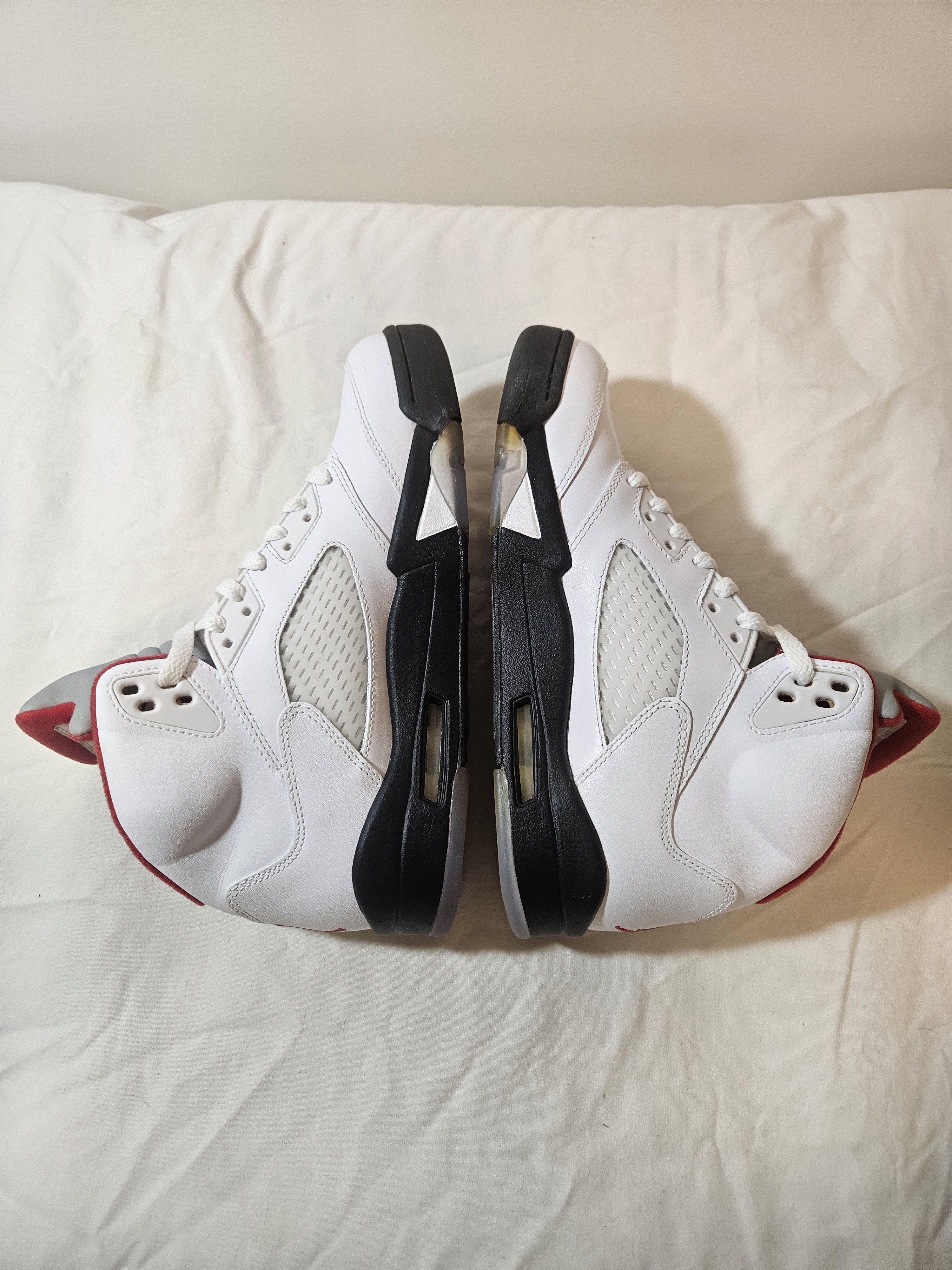 Jordan Brand 2013 Air Jordan 5 Retro Fire Red basketball shoes Size US 8 / EU 41 - 4 Thumbnail