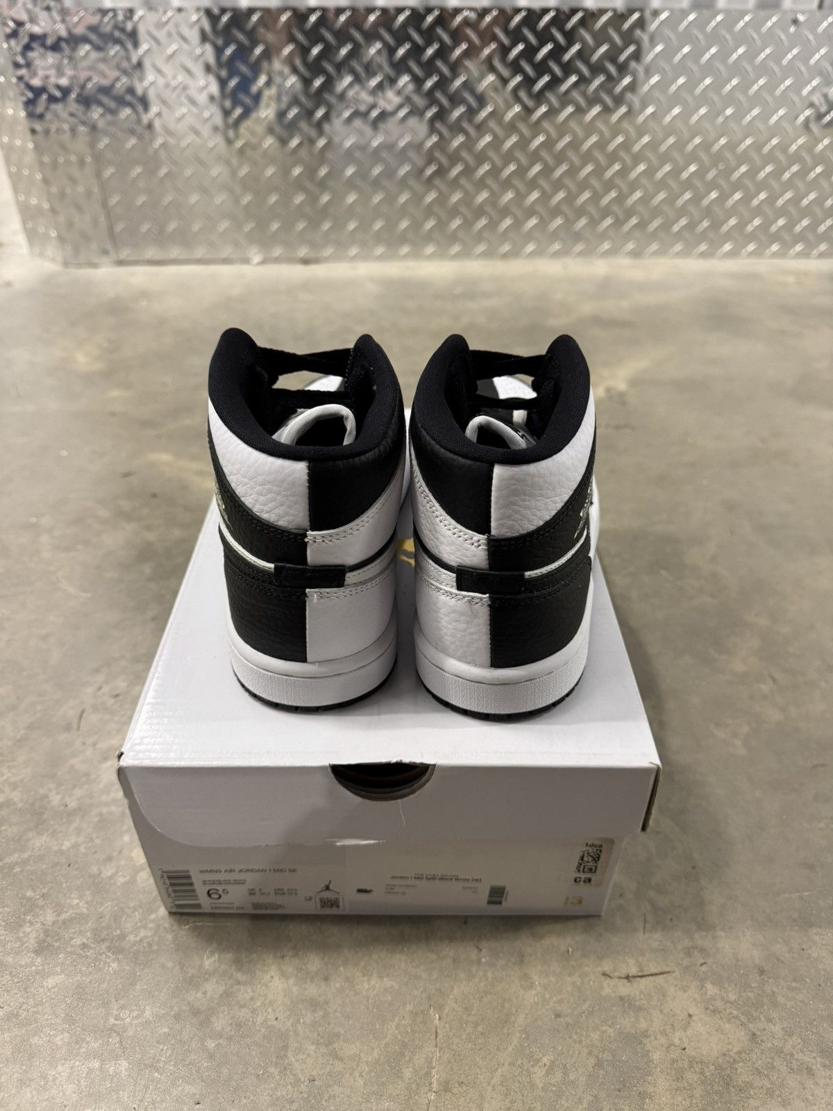 Jordan Brand Jordan 1 Mid SE WMNS Split Homage Size 6.5W Size US 6.5 / IT 36.5 - 5 Thumbnail