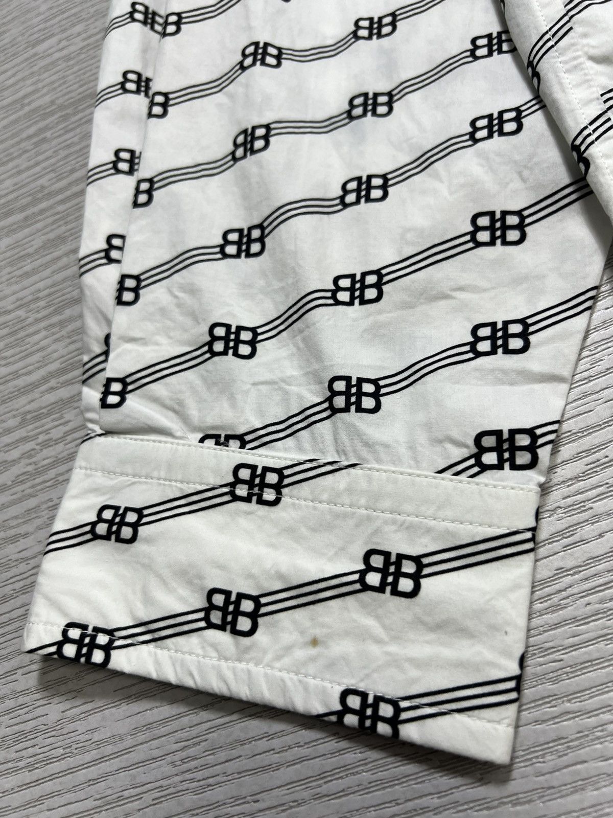 Balenciaga Balenciaga - S/S 20 - Double B Full Print Collar White Shirt Size US S / EU 44-46 / 1 - 6 Thumbnail