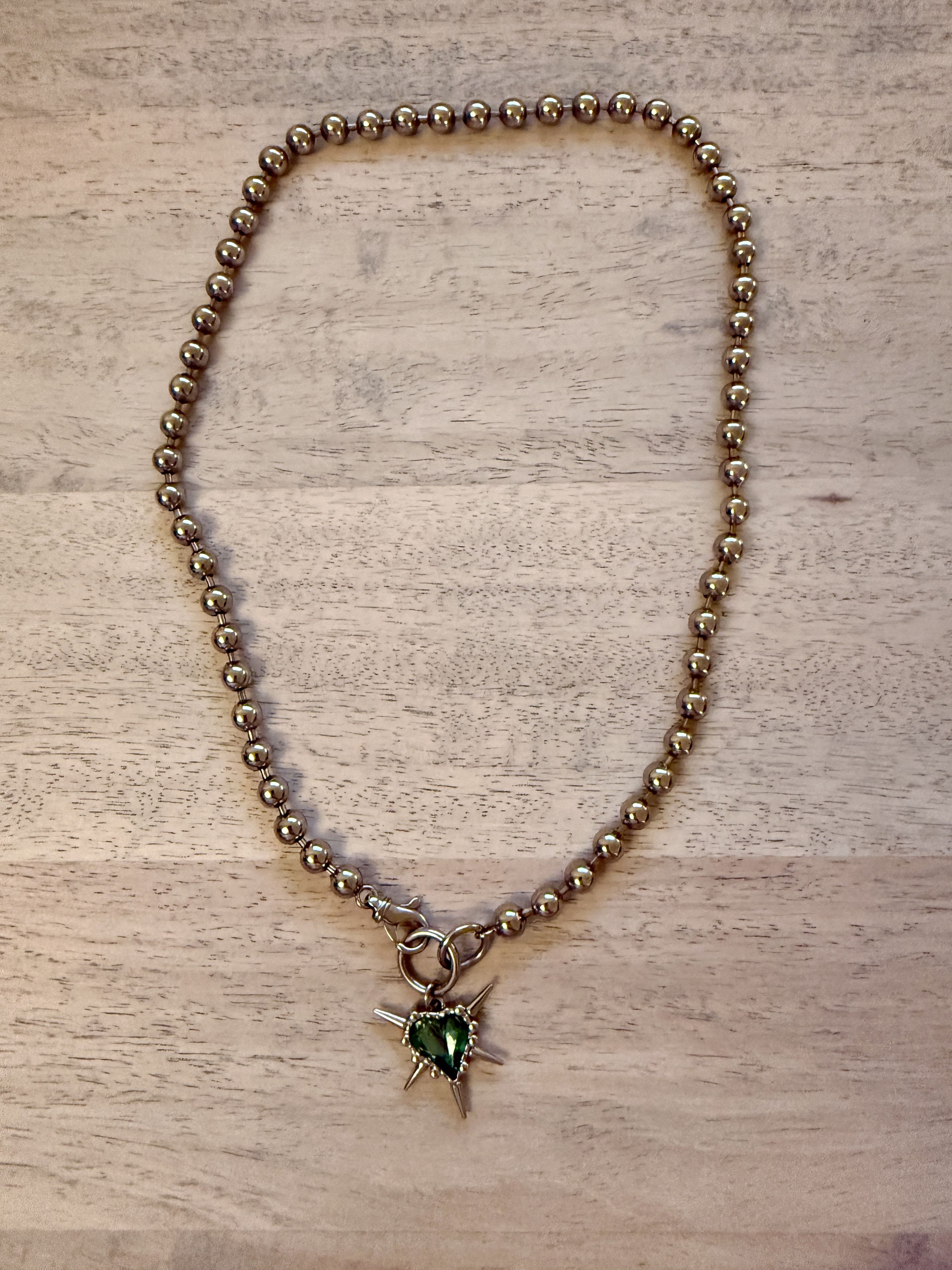 Other Vintage Green Heart Gem Chain Necklace Size ONE SIZE - 2 Thumbnail