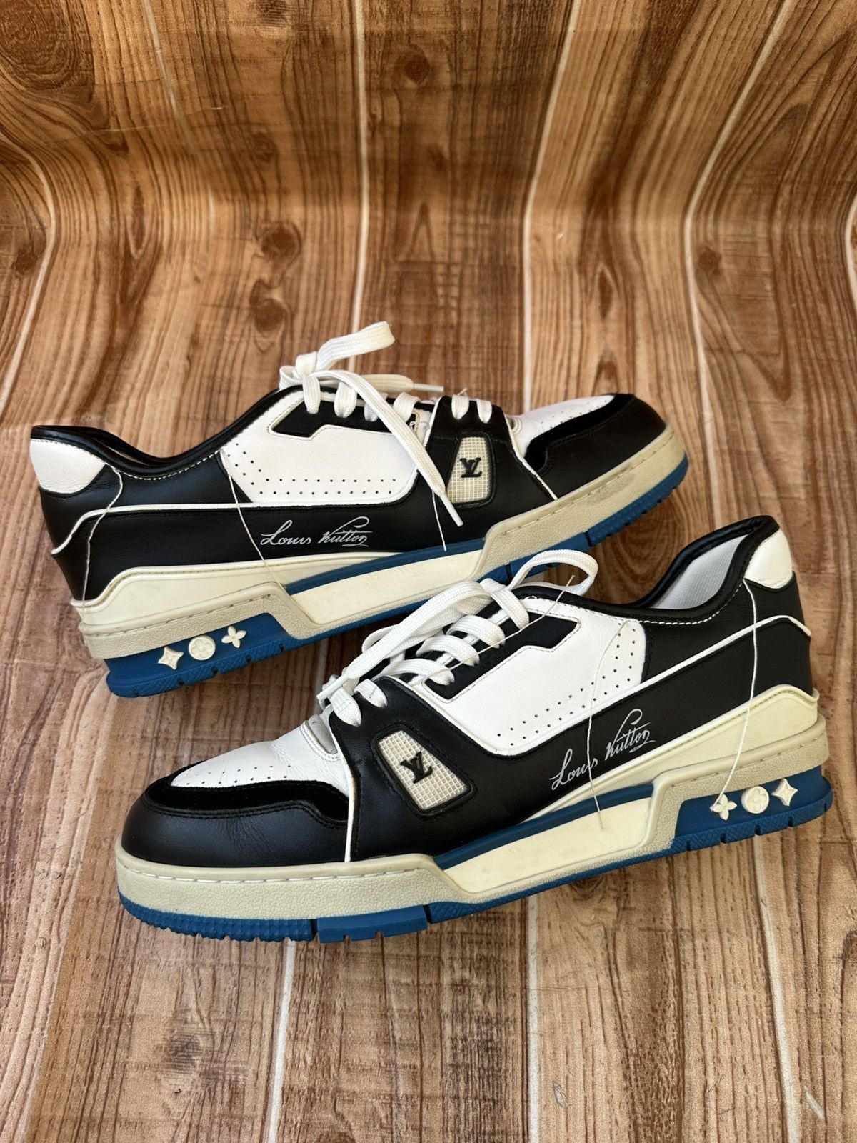 Louis Vuitton Louis Vuitton X Virgil Abloh Leather Lowtops Size US 9 / EU 42 - 10 Thumbnail