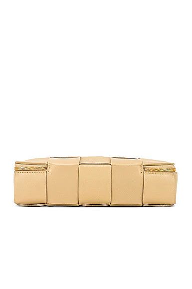 Bottega Veneta o1n1vont1124 Size: OS / Woven Travel Case in Beige Size ONE SIZE - 3 Thumbnail