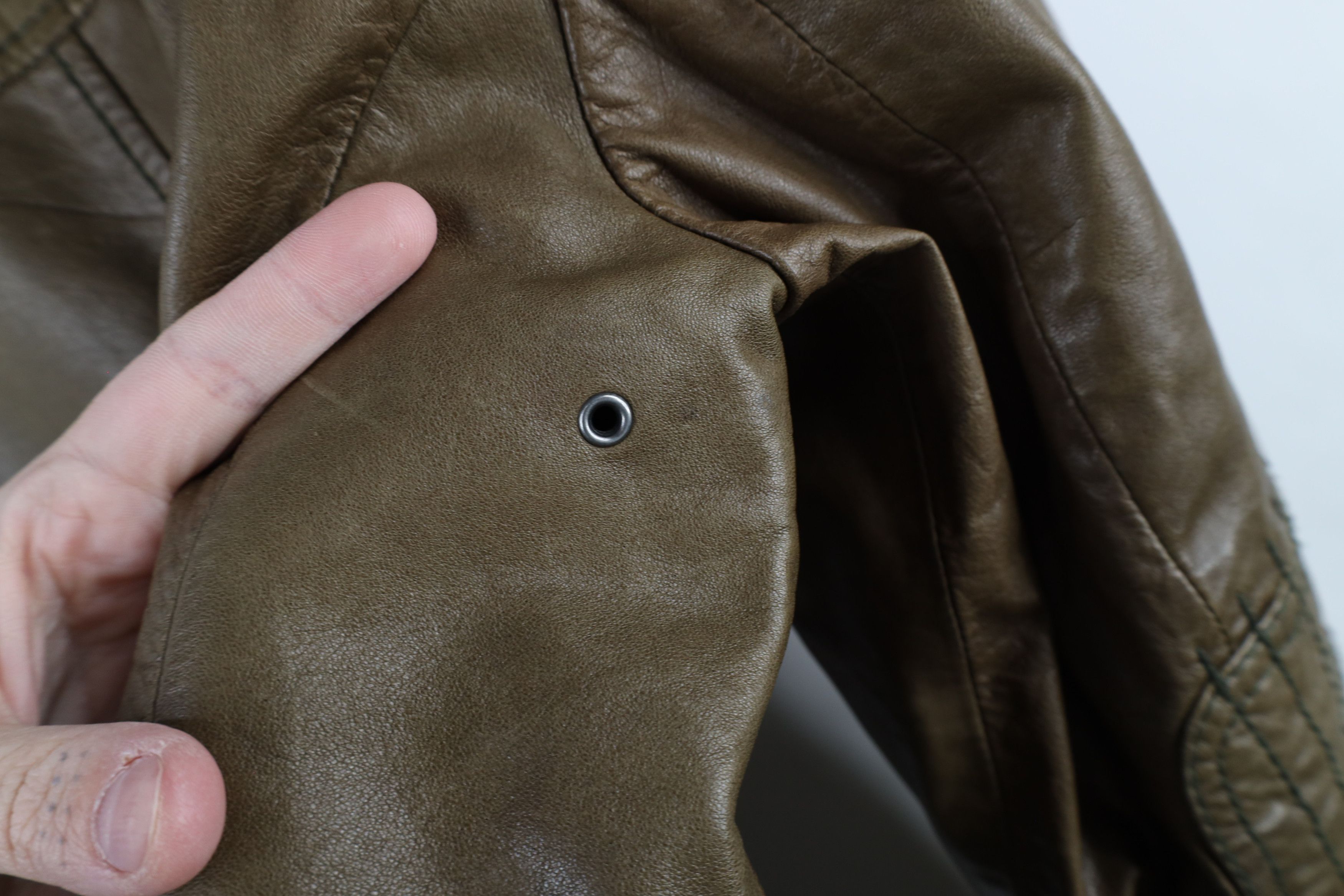 Eddie Bauer × Vintage Vintage Eddie Bauer Soft Lamb Leather Bomber Jacket Green Size L / US 10 / IT 46 - 13 Thumbnail