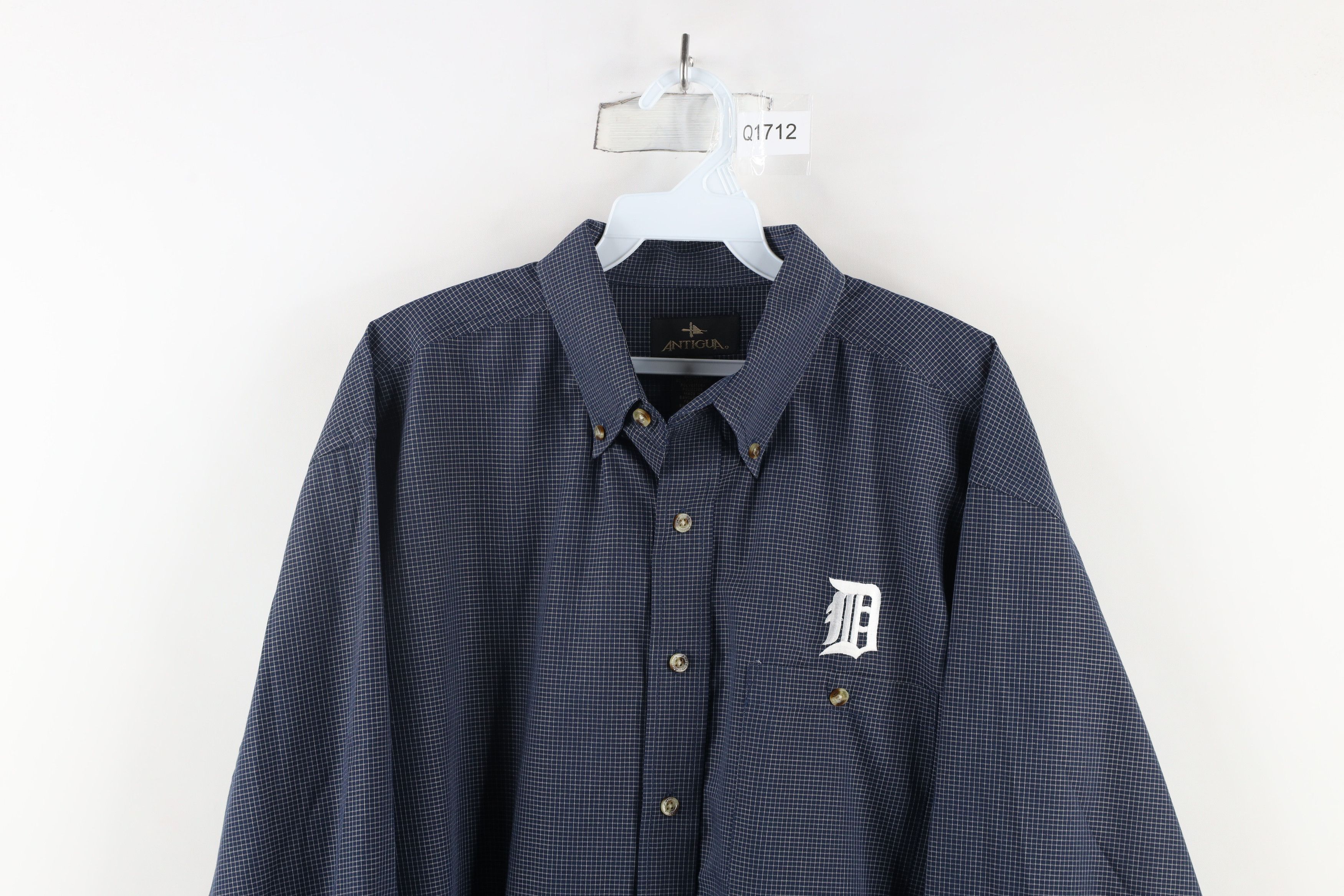 Vintage Vintage 90s Tigers Old English D Collared Button Down Shirt Size US L / EU 52-54 / 3 - 2 Thumbnail