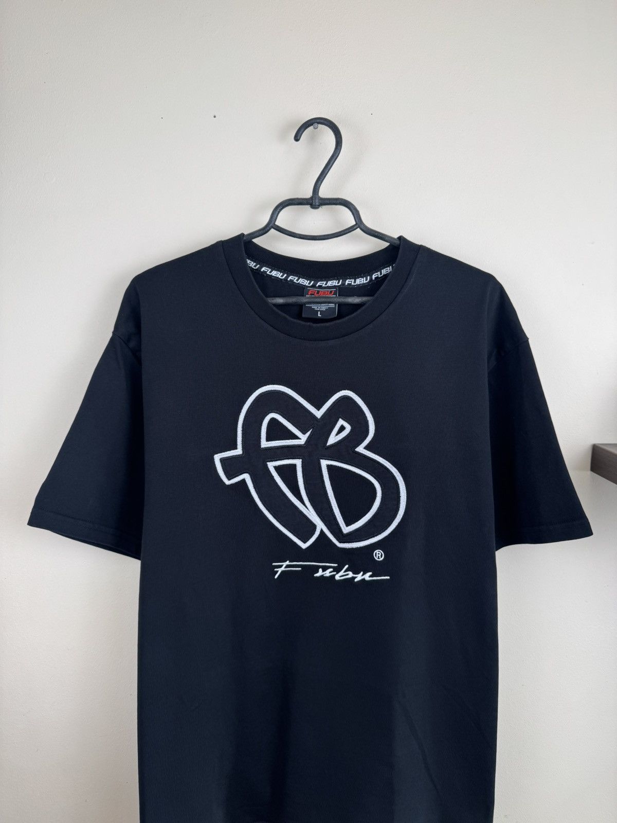 Fubu Vintage Fubu T-Shirt Big Logo Rap USA Hop Hop Y2K L Size US L / EU 52-54 / 3 - 8 Thumbnail