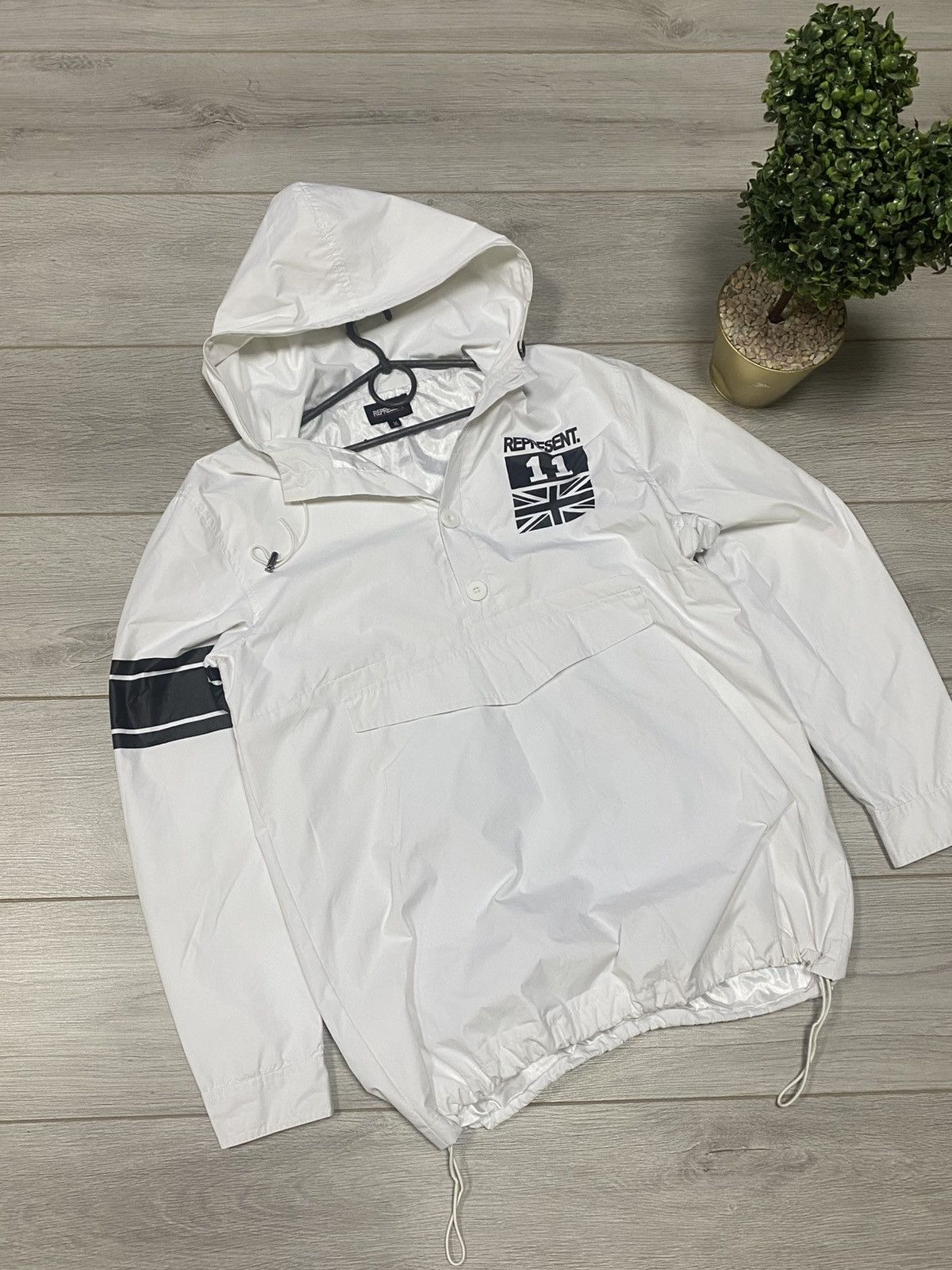 Represent Clo. Represent spell out big logo anorak buttons Size US M / EU 48-50 / 2 - 2 Thumbnail