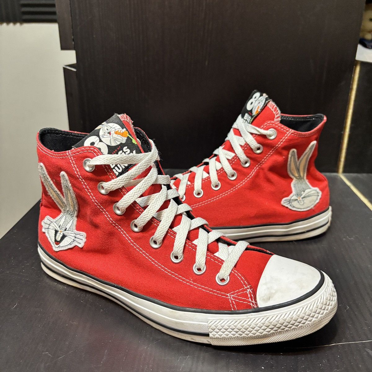 Red converse Looney tunes X Chuck Taylor all star
