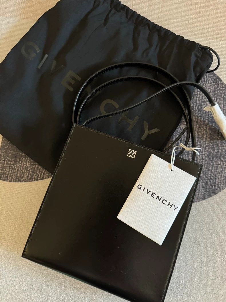 Givenchy GIVENCHY Black Leather Crossbody Bag - dmc Size ONE SIZE - 1 Thumbnail