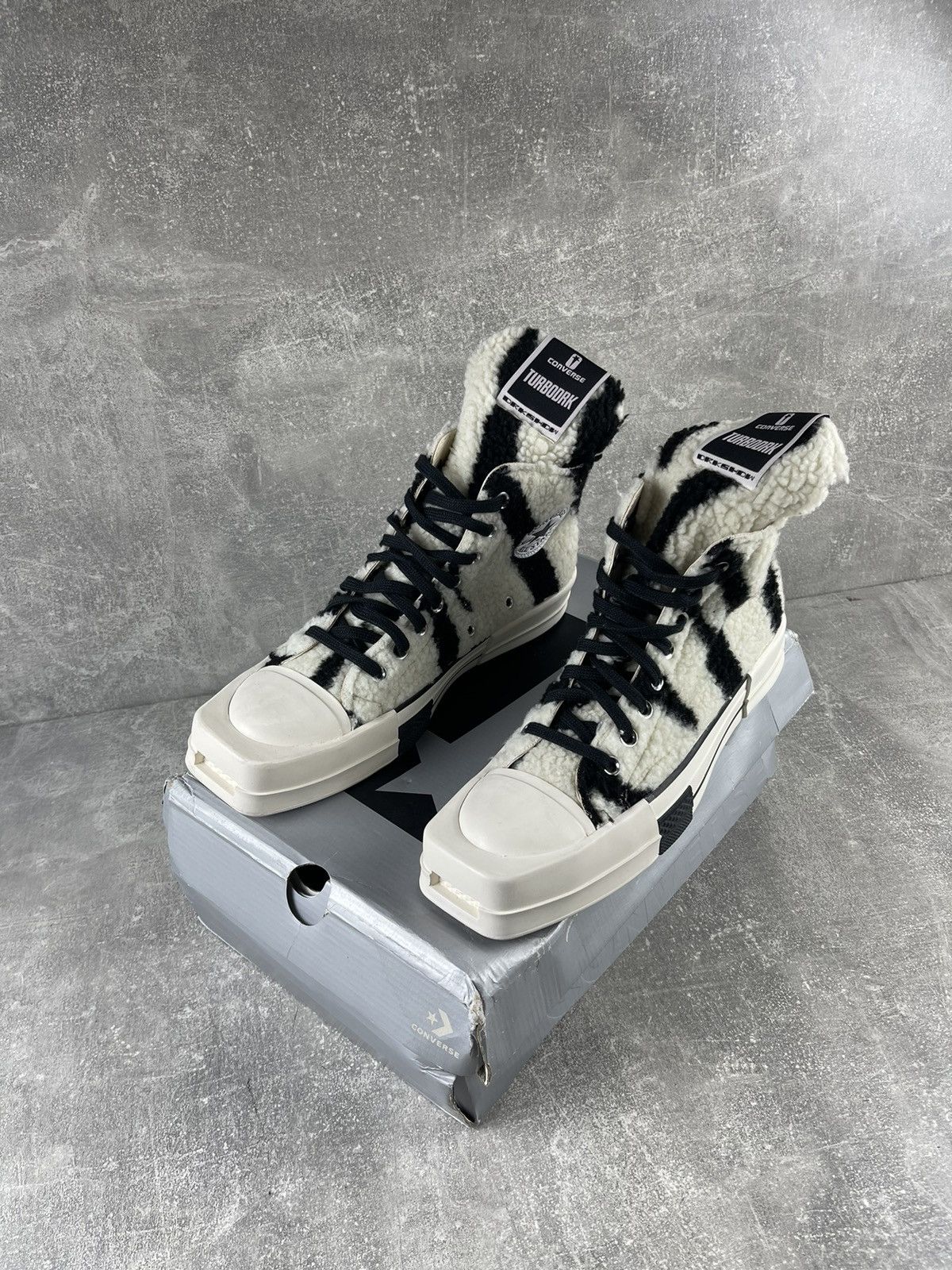 Converse Converse x DRKSHDW TURBODRK Chuck 70 Shearling Teddy Pearl Size US 7 / EU 40 - 9 Thumbnail