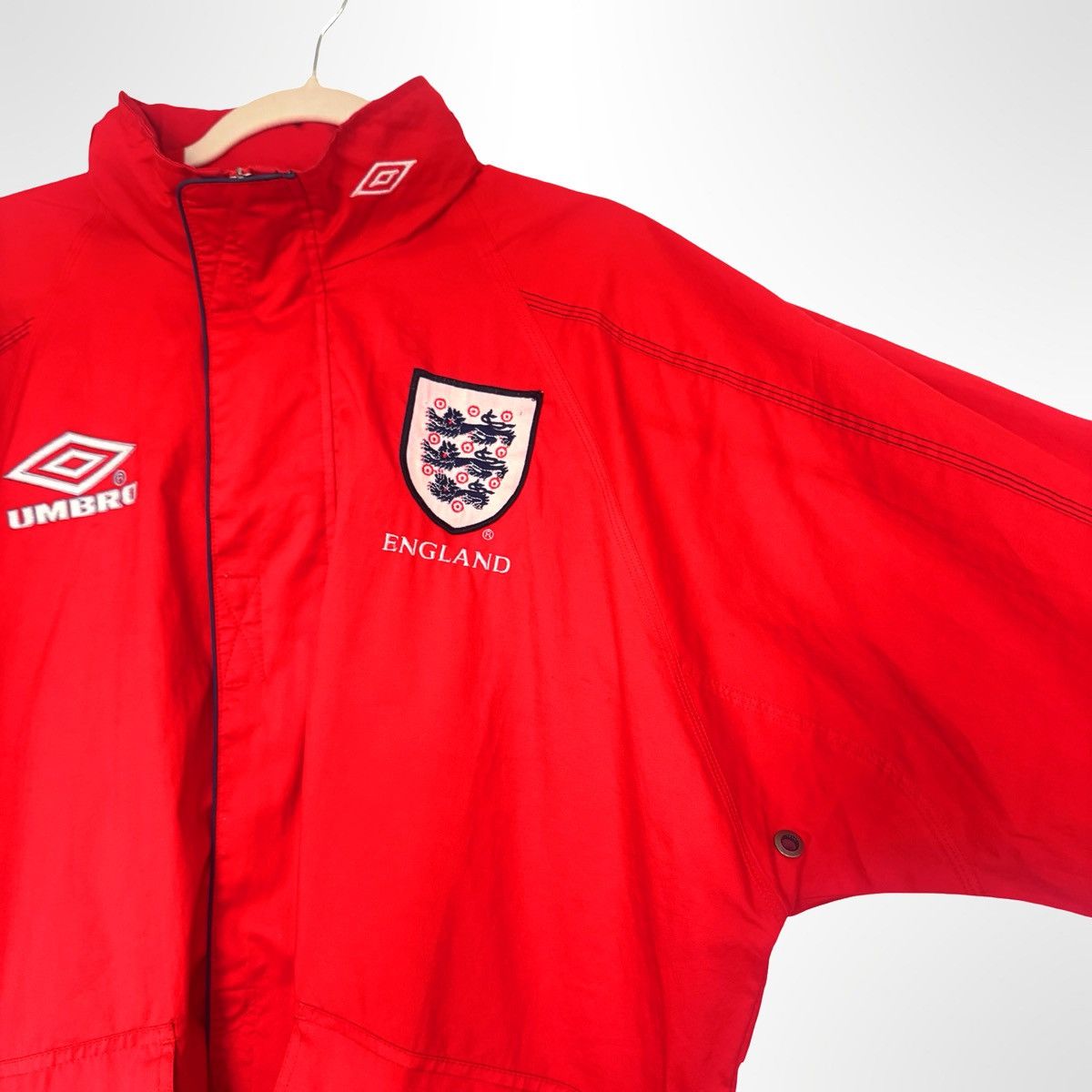 Umbro Umbro Team England soccer red windbreaker jacket Size US S / EU 44-46 / 1 - 3 Thumbnail