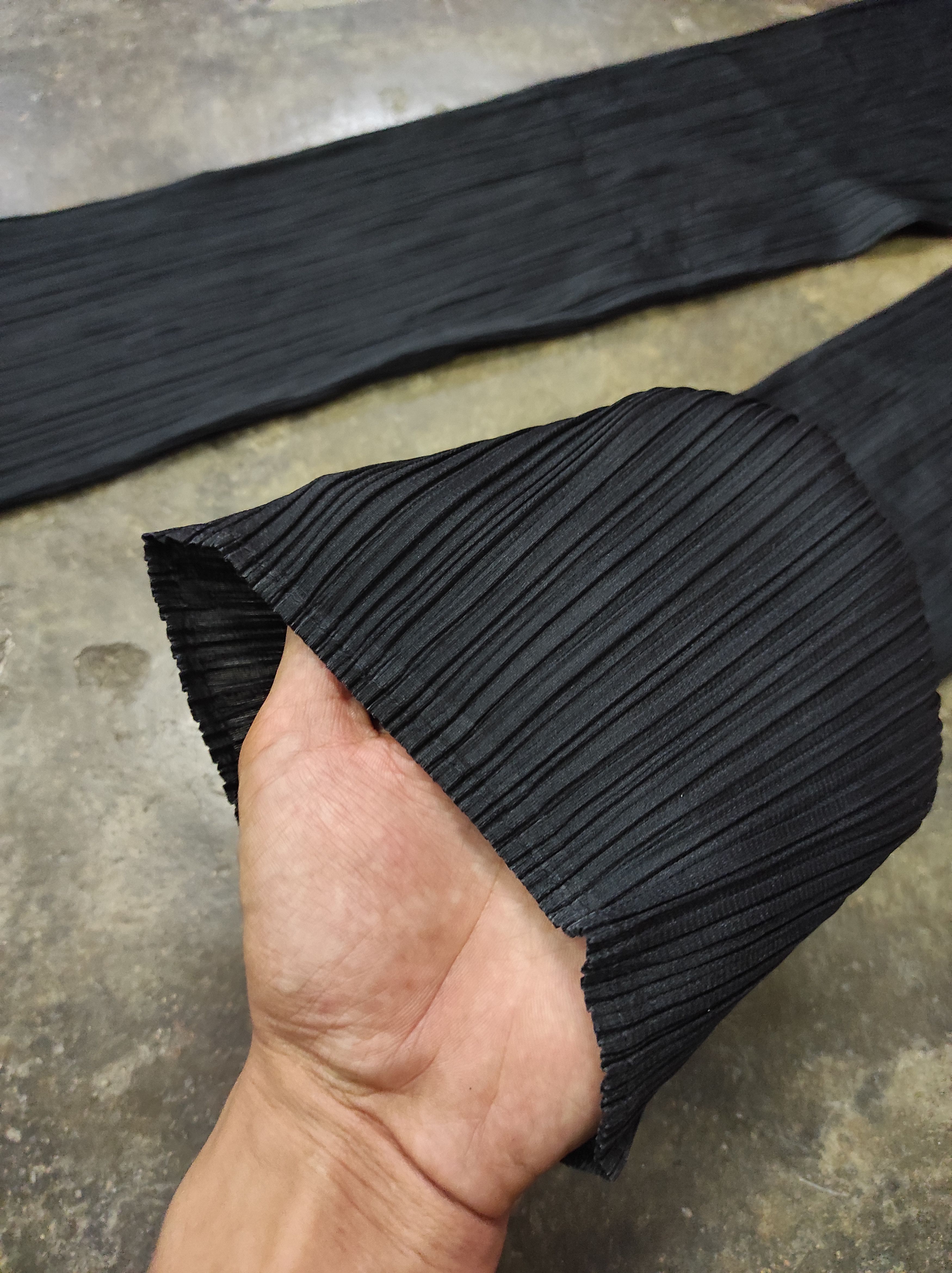 Pleats Please Issey Miyake PLEATS PLEASE ISSEY MIYAKE WOMEN THICKER BLACK PANTS Size 30" / US 8 / IT 44 - 3 Thumbnail