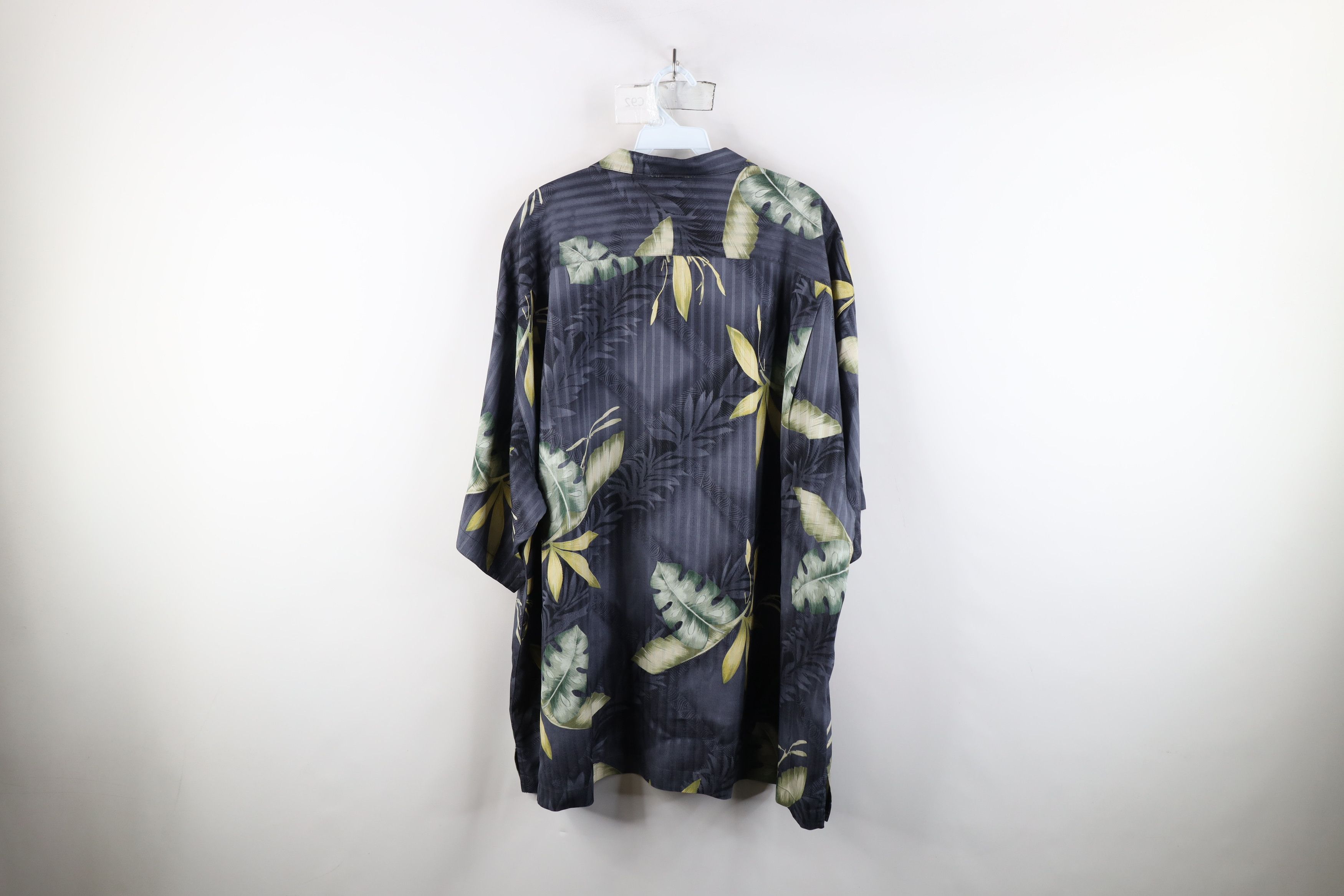 Tommy Bahama × Vintage Vintage 90s Tommy Bahama Looped Collar Hawaiian Button Shirt Size US XXL / EU 58 / 5 - 10 Thumbnail