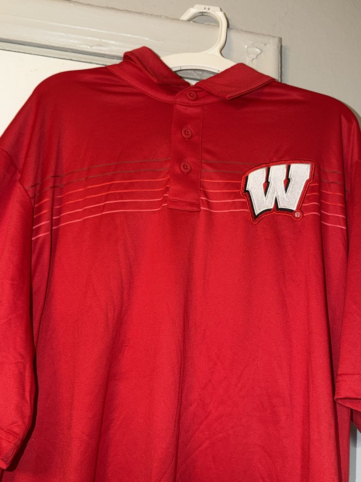 NCAA Captivating NCAA Wisconsin Badgers Polo T Shirt Mens Size L Size US L / EU 52-54 / 3 - 20 Thumbnail