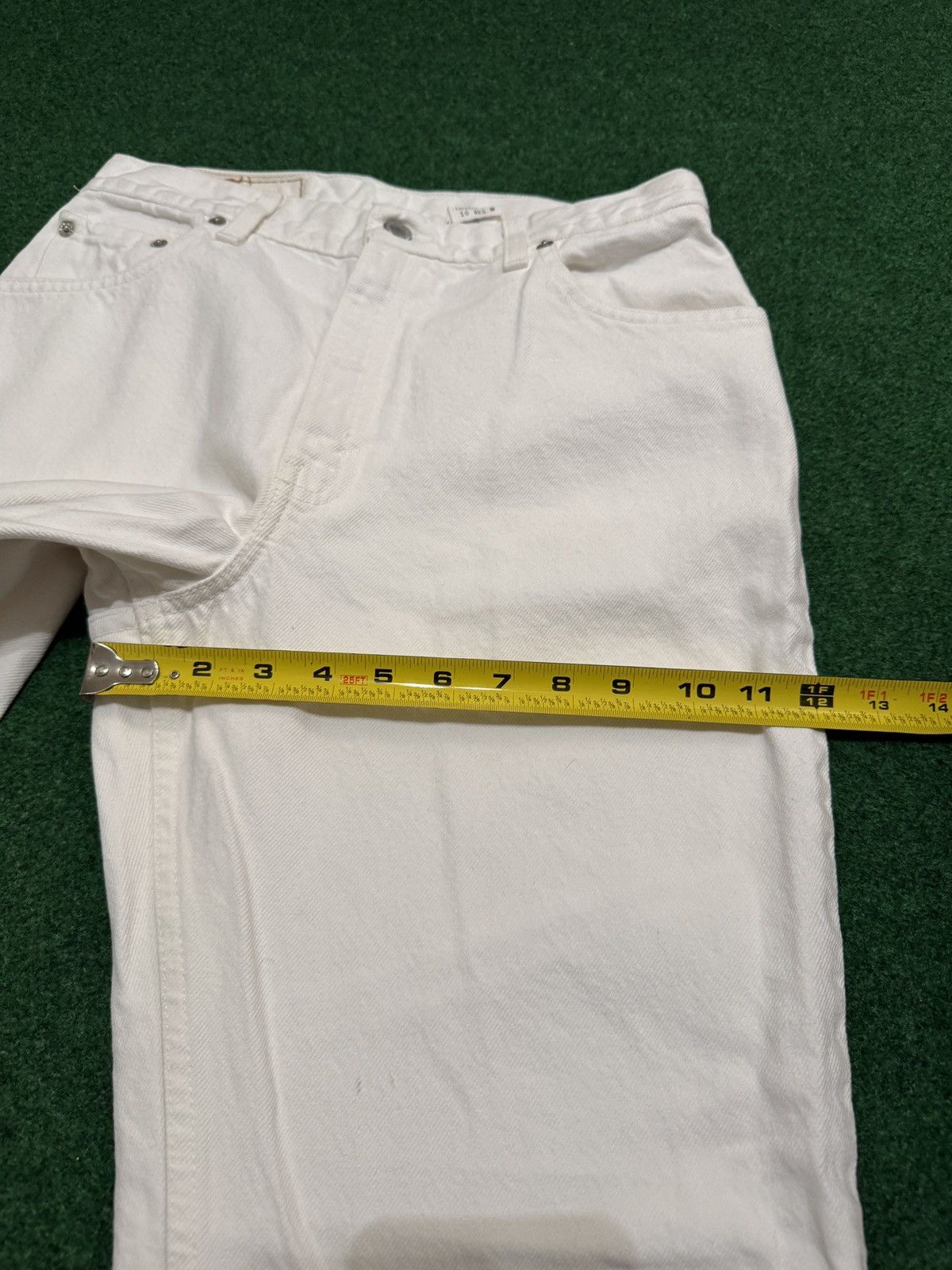 Levi's Vintage Clothing Vintage 90s Levi’s 550 Relaxed 10 30x32 White Denim Jeans Size 32" / US 10 / IT 46 - 10 Thumbnail