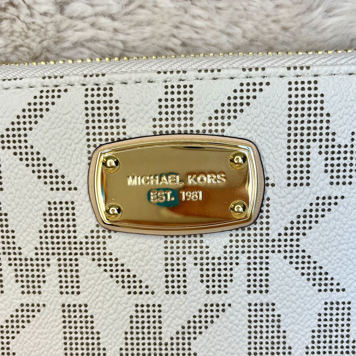 Michael Kors NWT Michael Kors Jet Set Large Wristlet Wallet Phone Case Size ONE SIZE - 10 Thumbnail