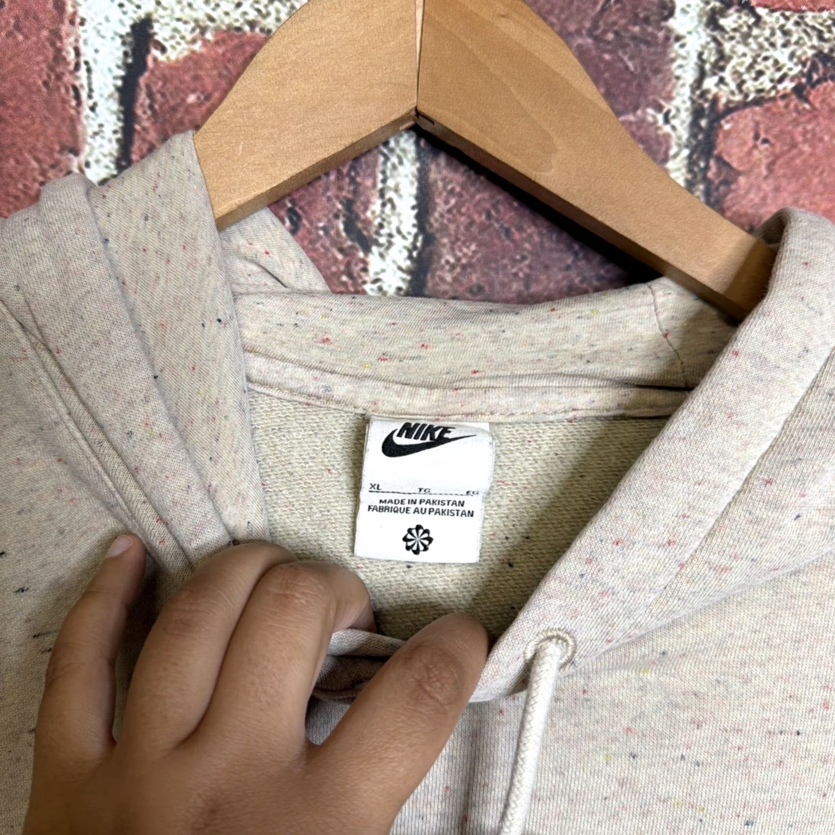 Nike Nike Hoodie Mens XL Faded Cream Specks Sportswear Club Fleece Sweatshirt Size US XL / EU 56 / 4 - 2 Thumbnail