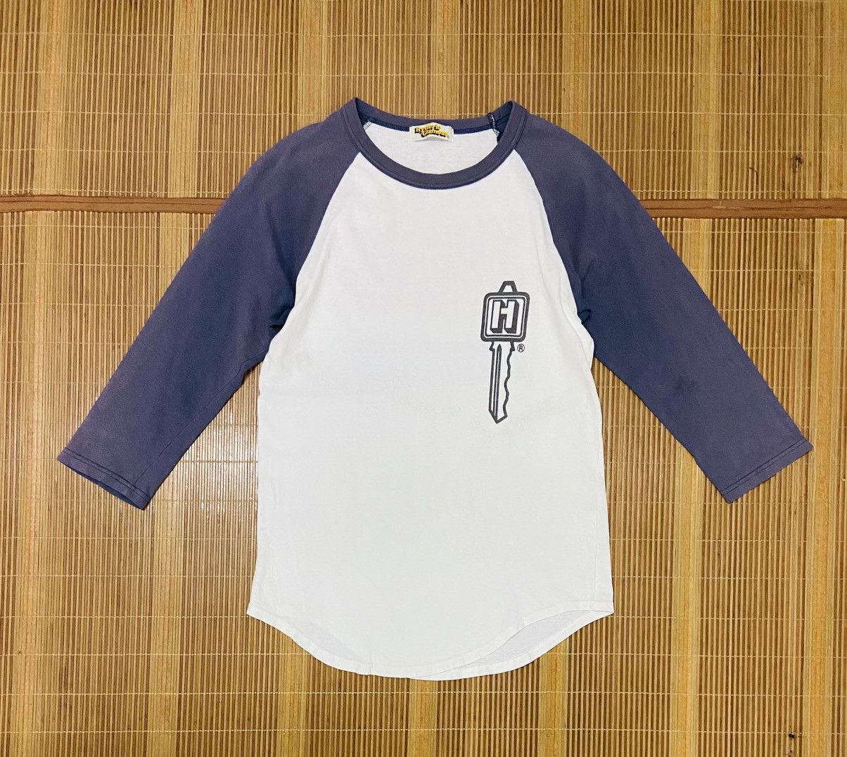 Hysteric Glamour HYSTERIC GLAMOUR RAGLAN TEE Size US M / EU 48-50 / 2 - 1 Thumbnail