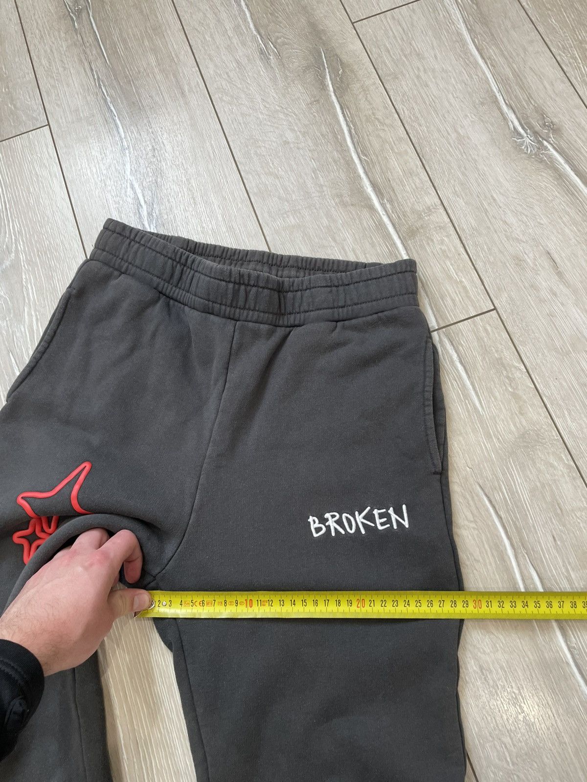 Broken Planet Broken Planet Market sweatpants size S Size US 30 / EU 46 - 9 Thumbnail
