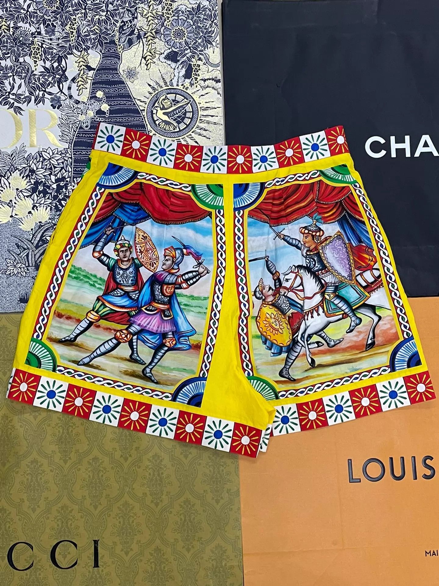 Dolce & Gabbana Dolce & Gabbana Soldier Print Colorblock Shorts 42 Size 28" / US 6 / IT 42 - 3 Thumbnail