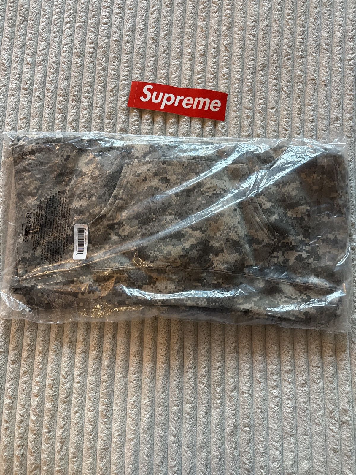 Supreme Supreme Small box hooded sweatshirt FW25 Size US XL / EU 56 / 4 - 1 Thumbnail